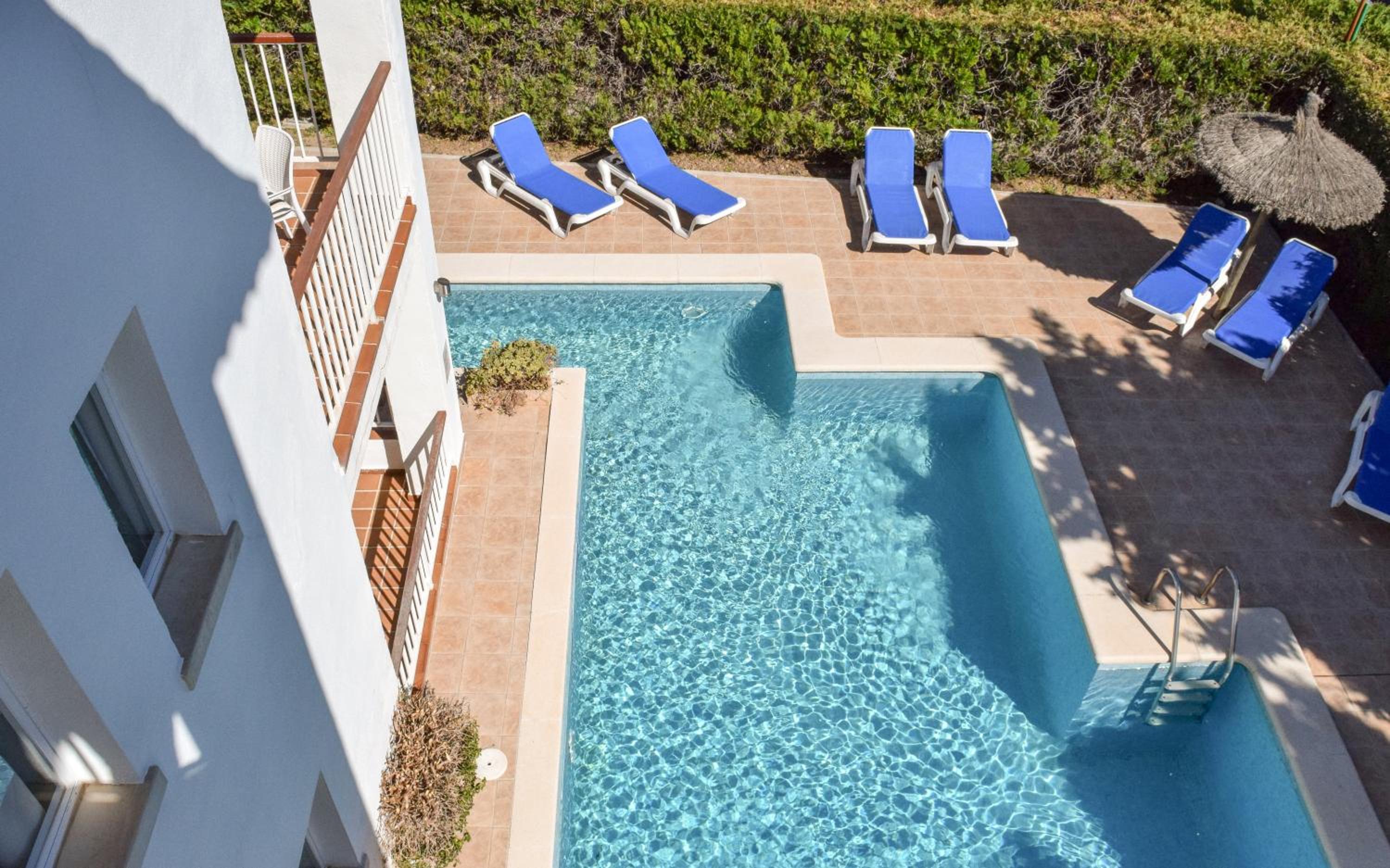 Apartment with Pool View  photo 3