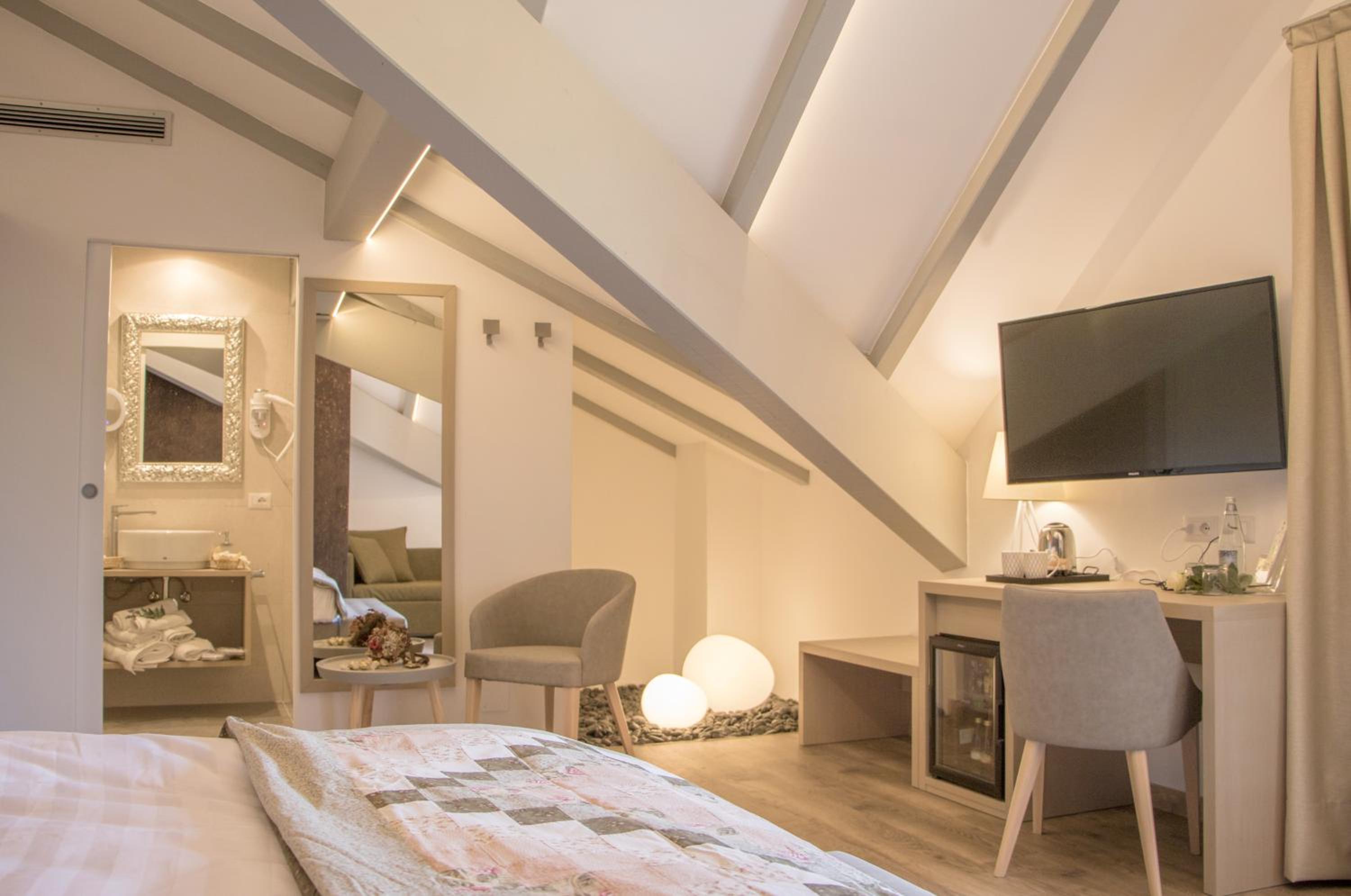 Suite - Penthouse photo 2