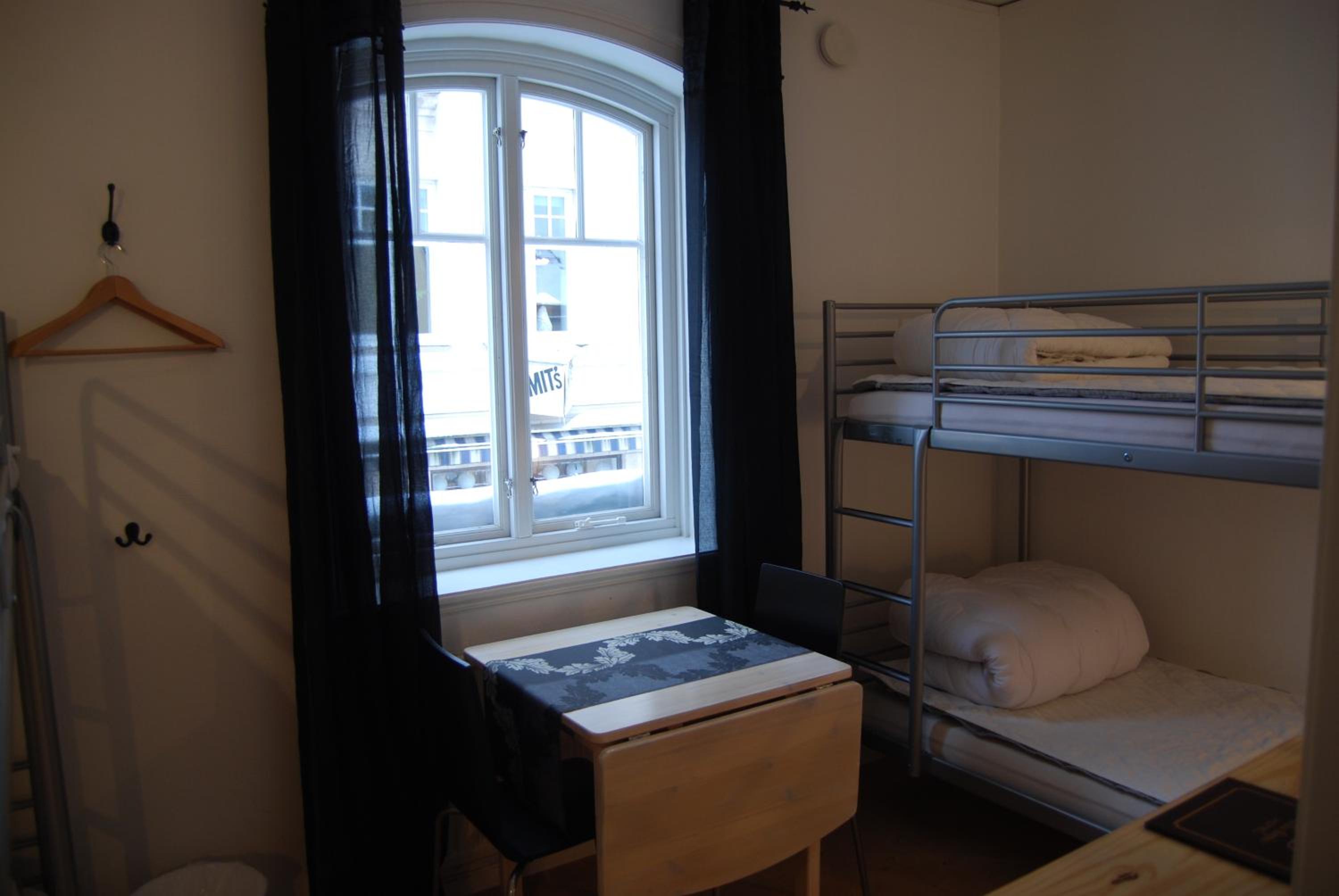 Quadruple Room with Shared Bathroom photo 3