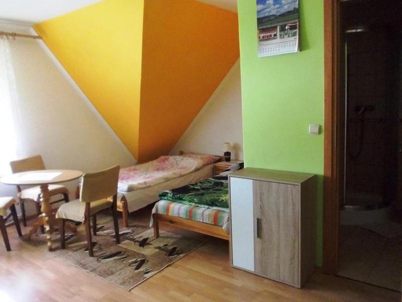 Quadruple Room with Bathroom - Photo 7