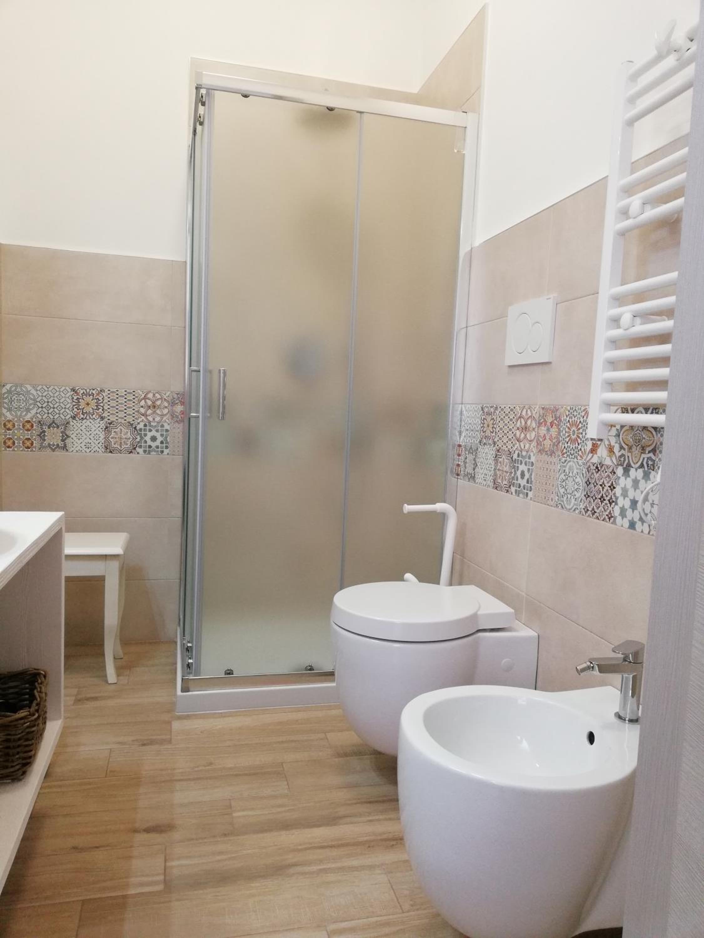 Double Room - Photo 7