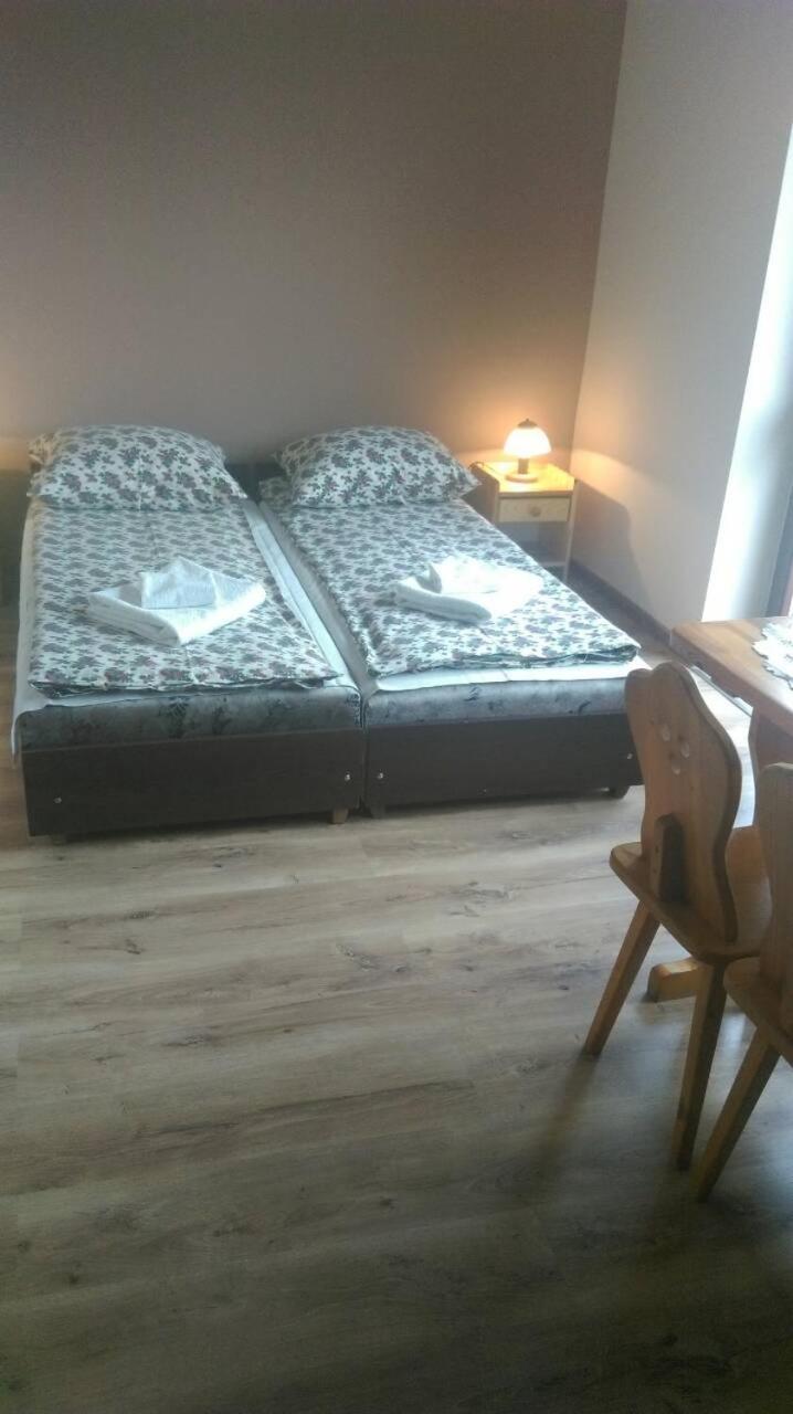 Twin Room with Bathroom photo 2