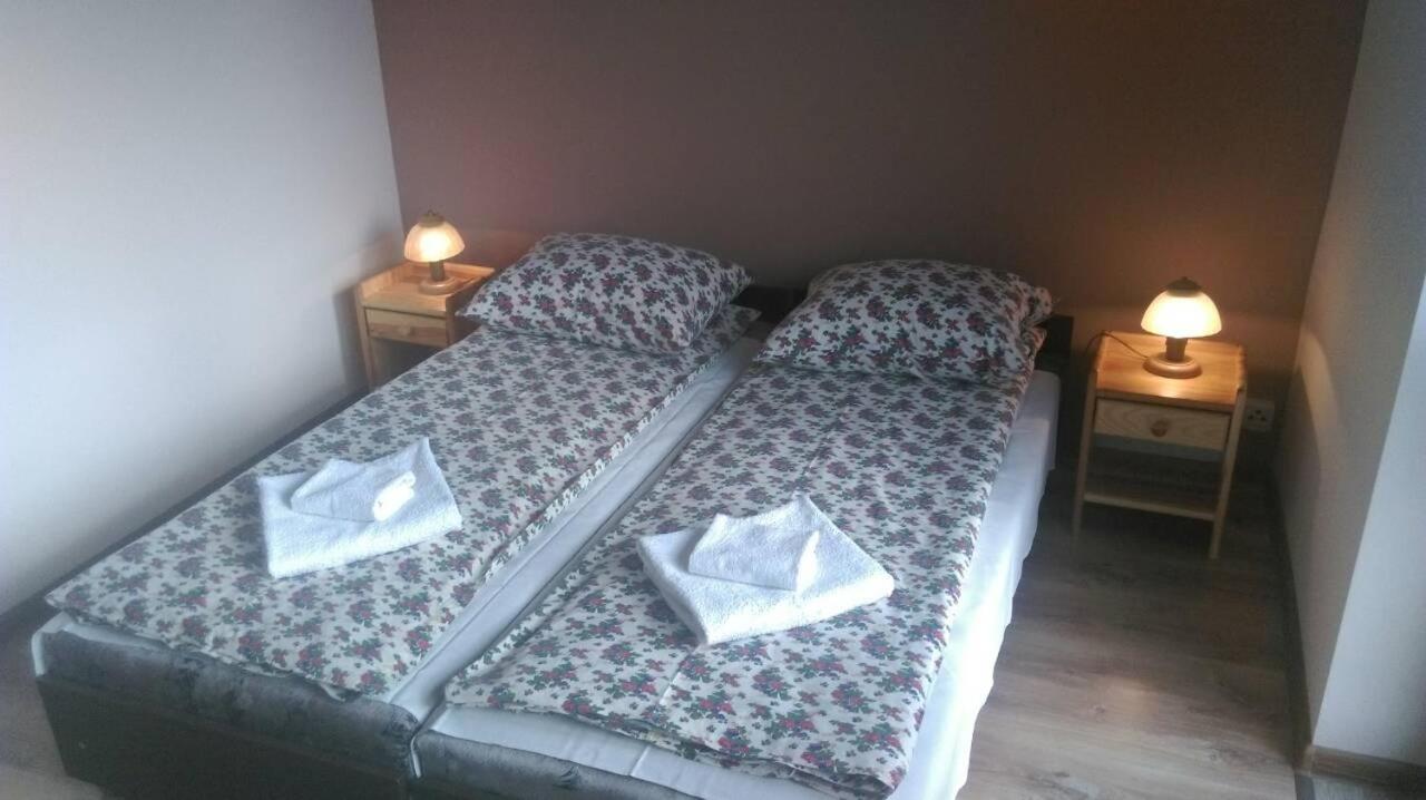 Twin Room with Bathroom photo 1