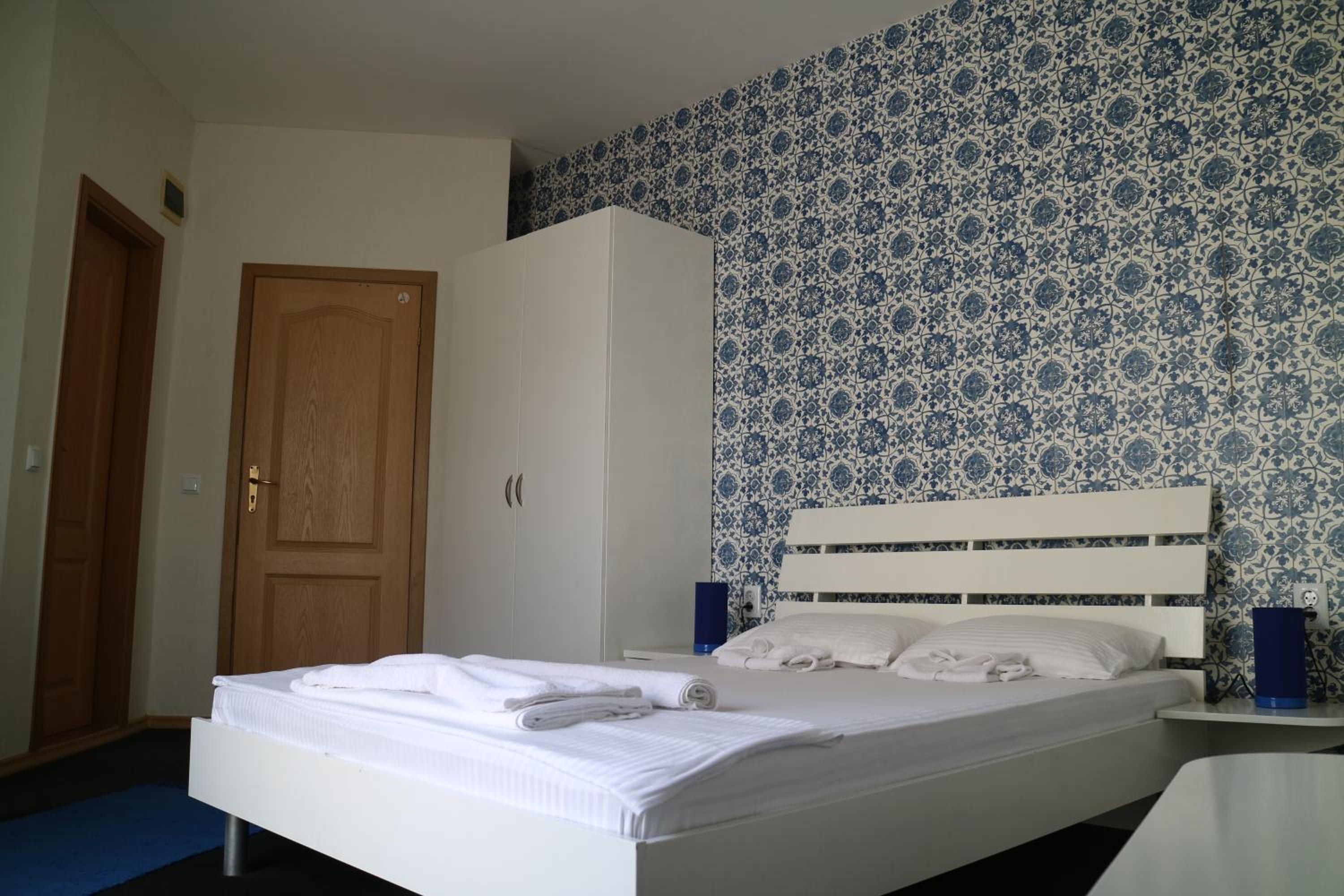 Double Room - Photo 7