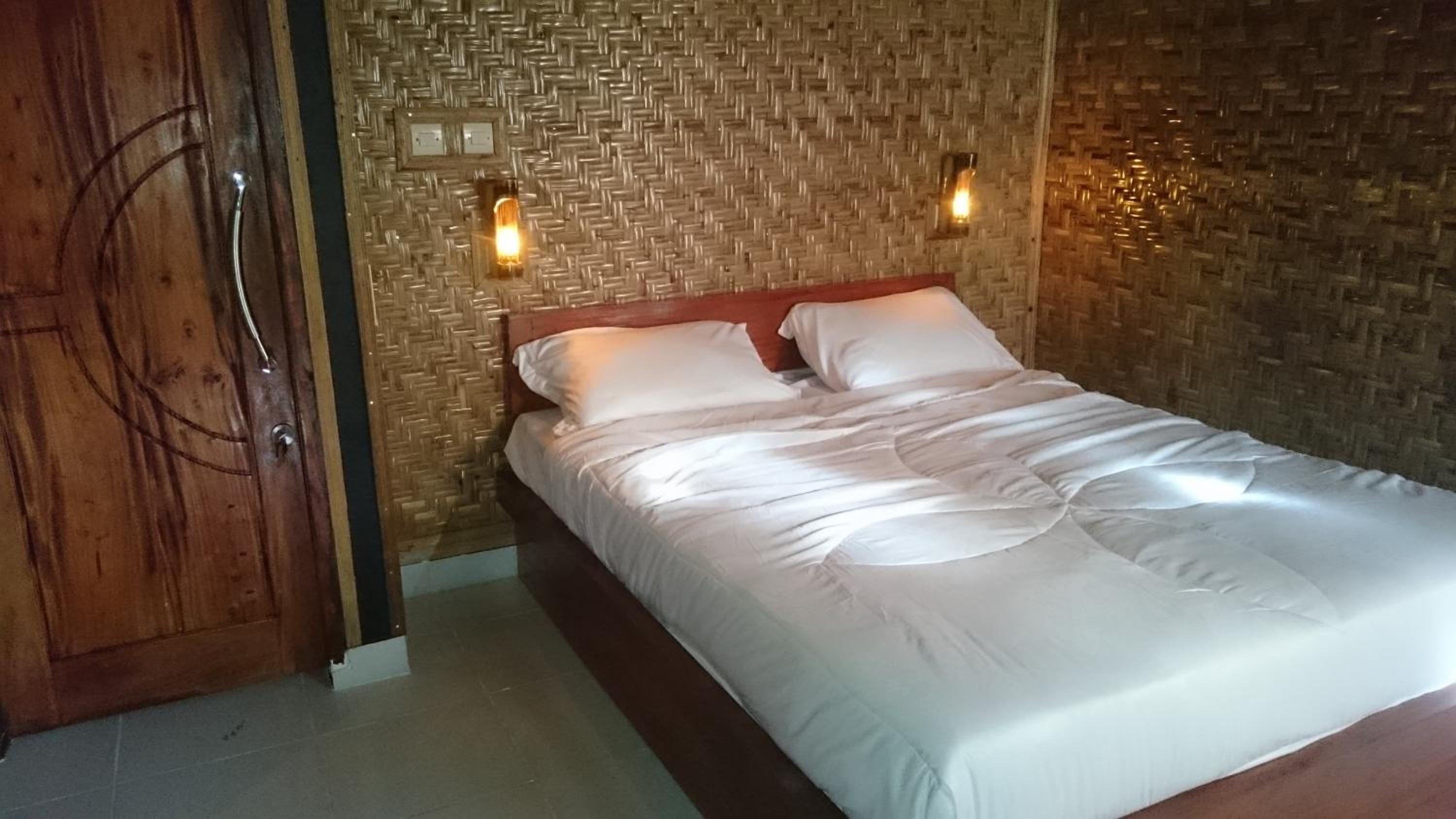 Single Room with Mountain View