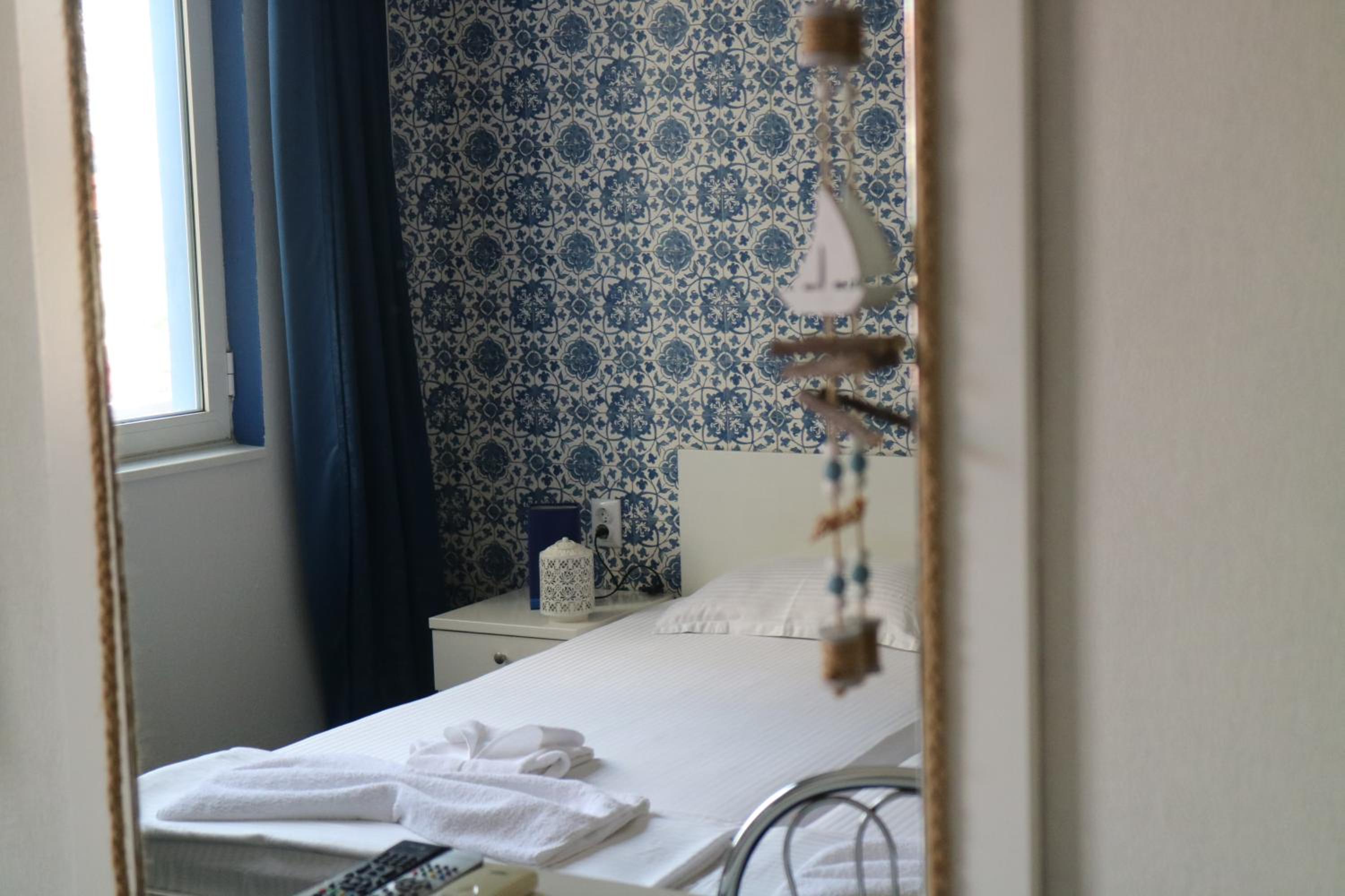 Double Room - Photo 5