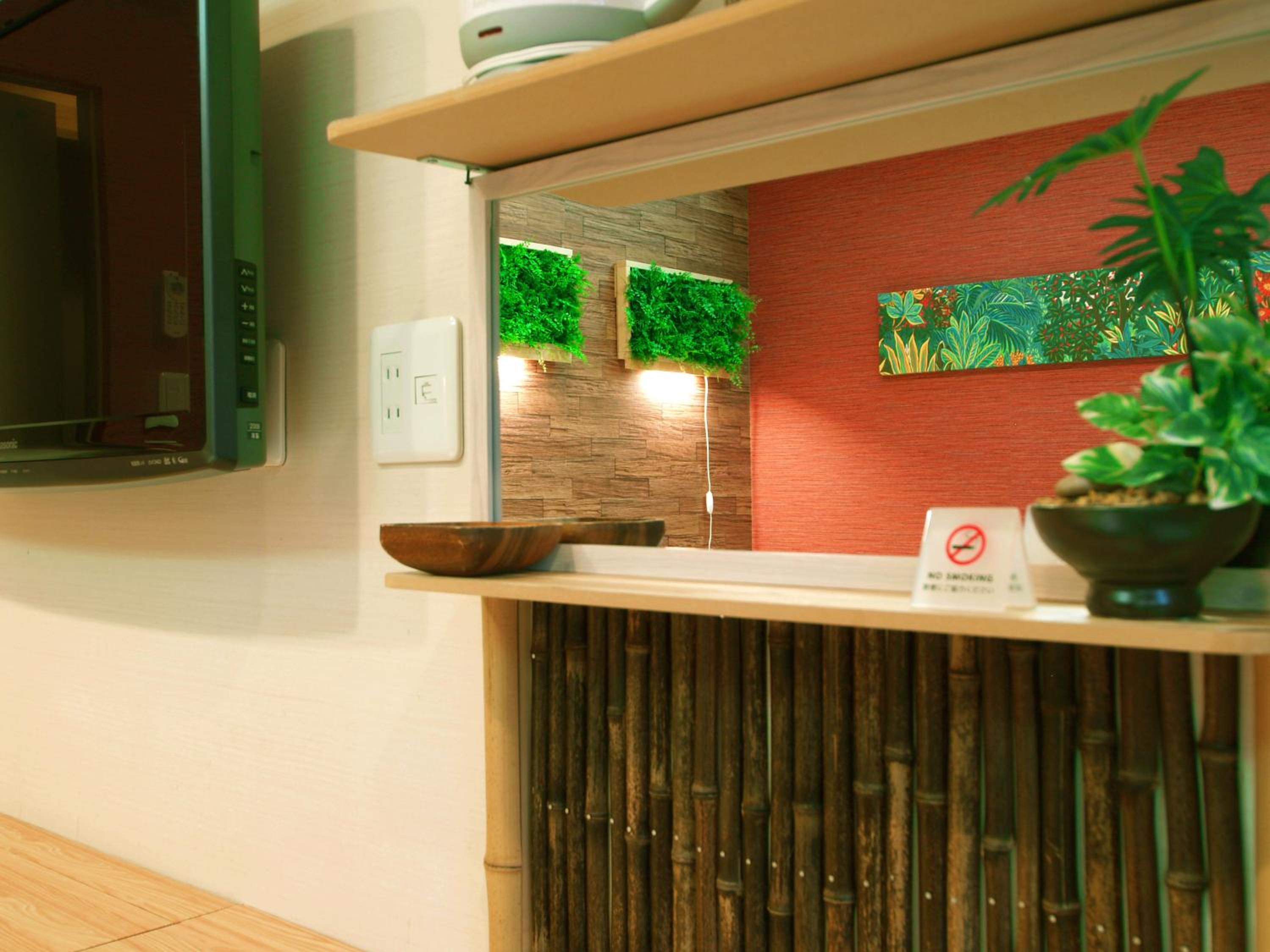 Double Room - Non-Smoking  - Photo 10