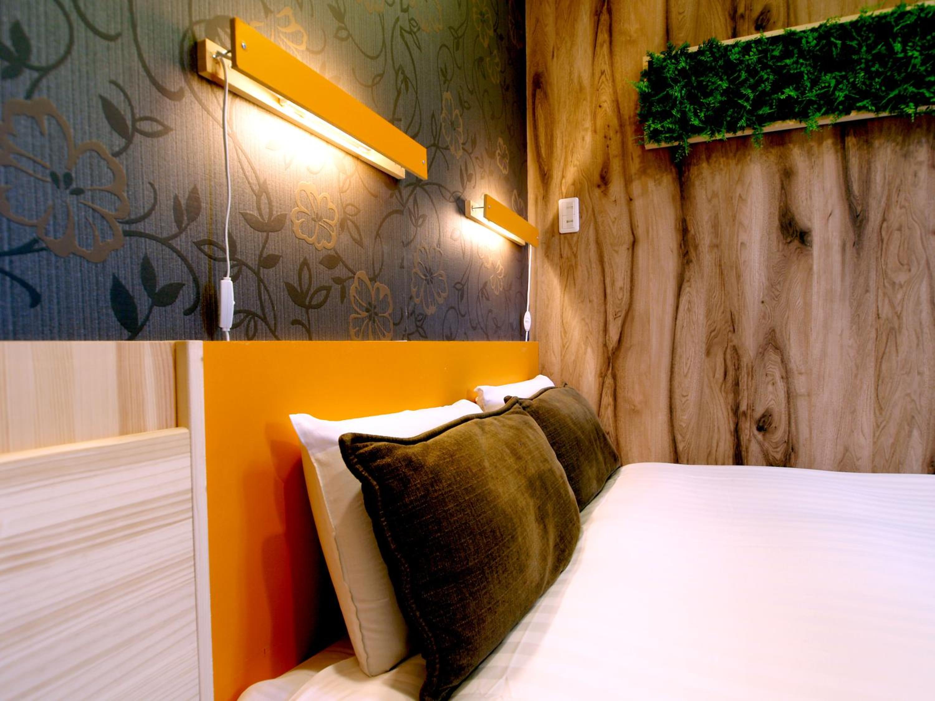 Double Room - Non-Smoking  - Photo 14