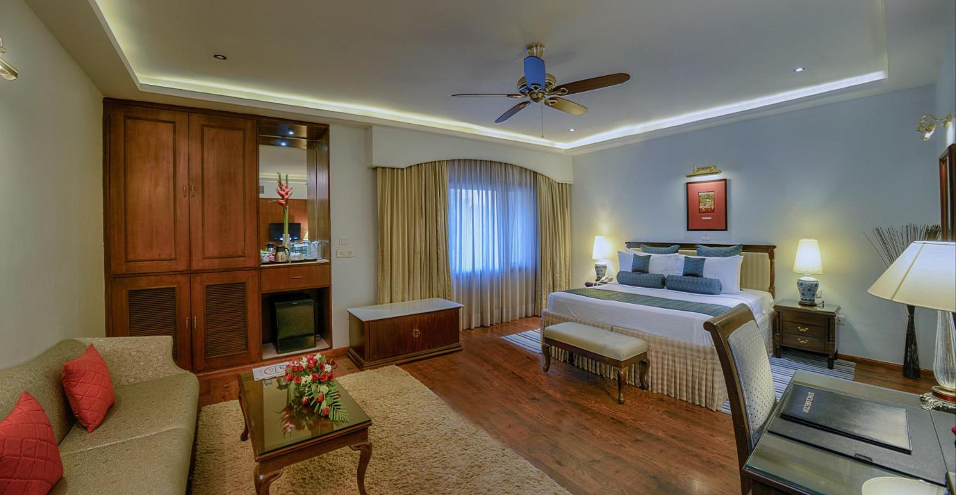 Suite - Photo 3