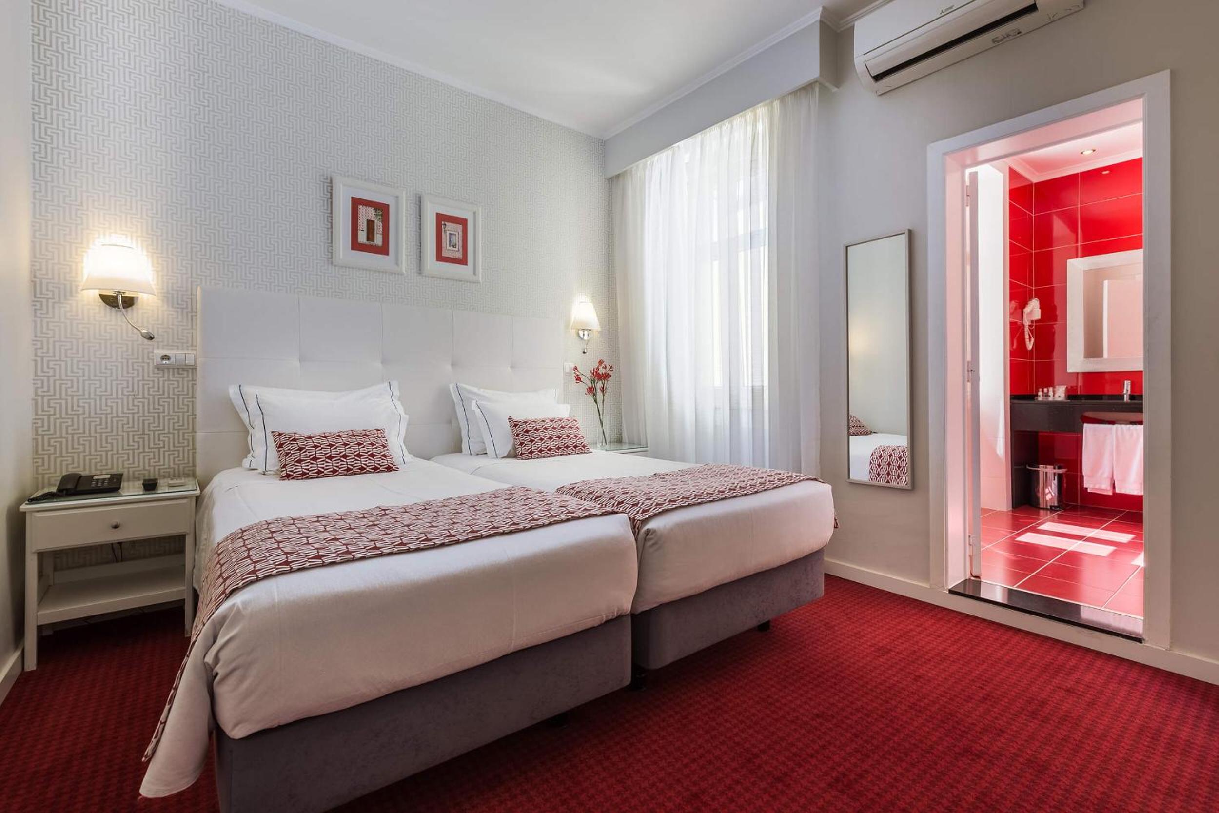 Double or Twin Room - Photo 4