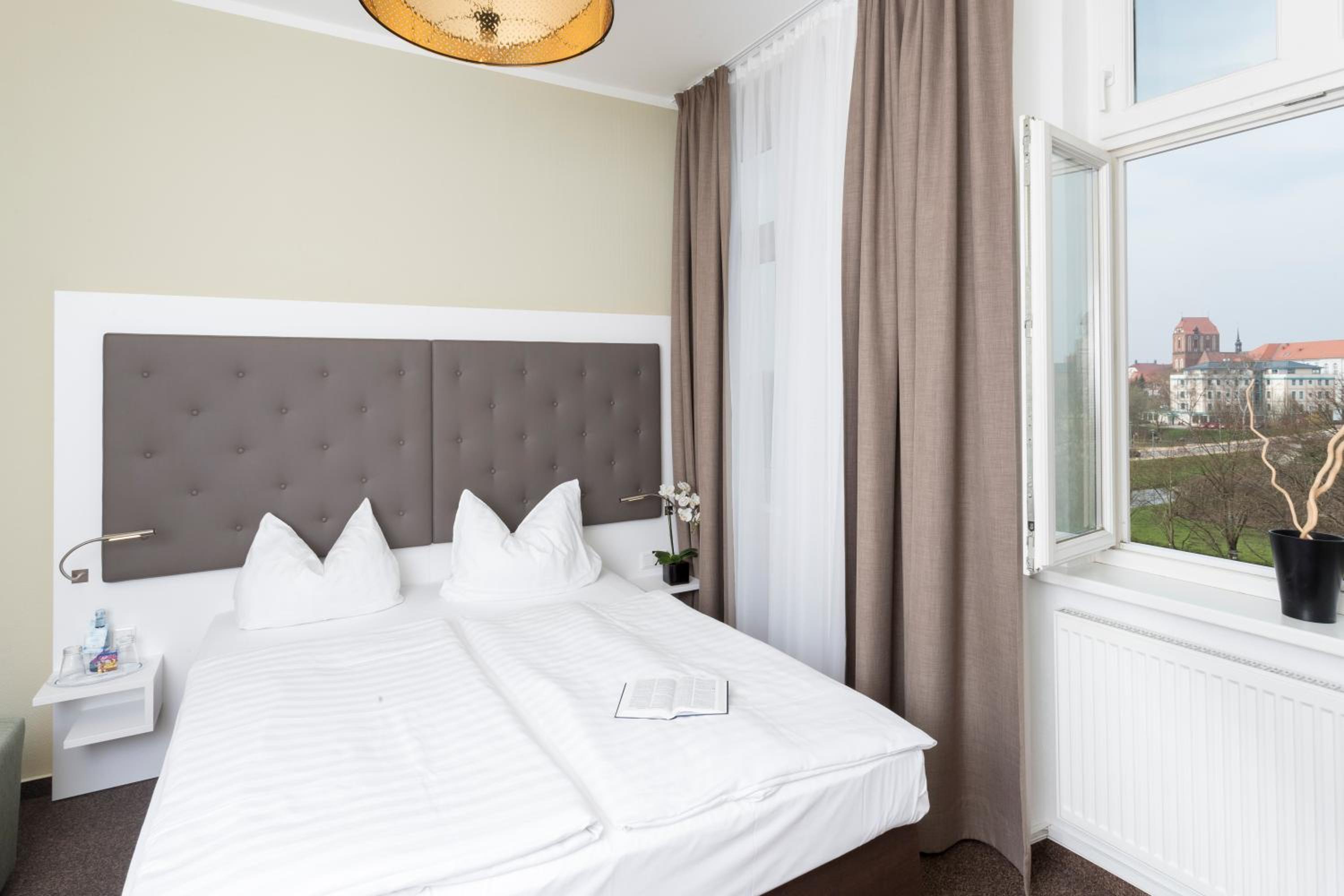 Economy Double Room - Photo 6