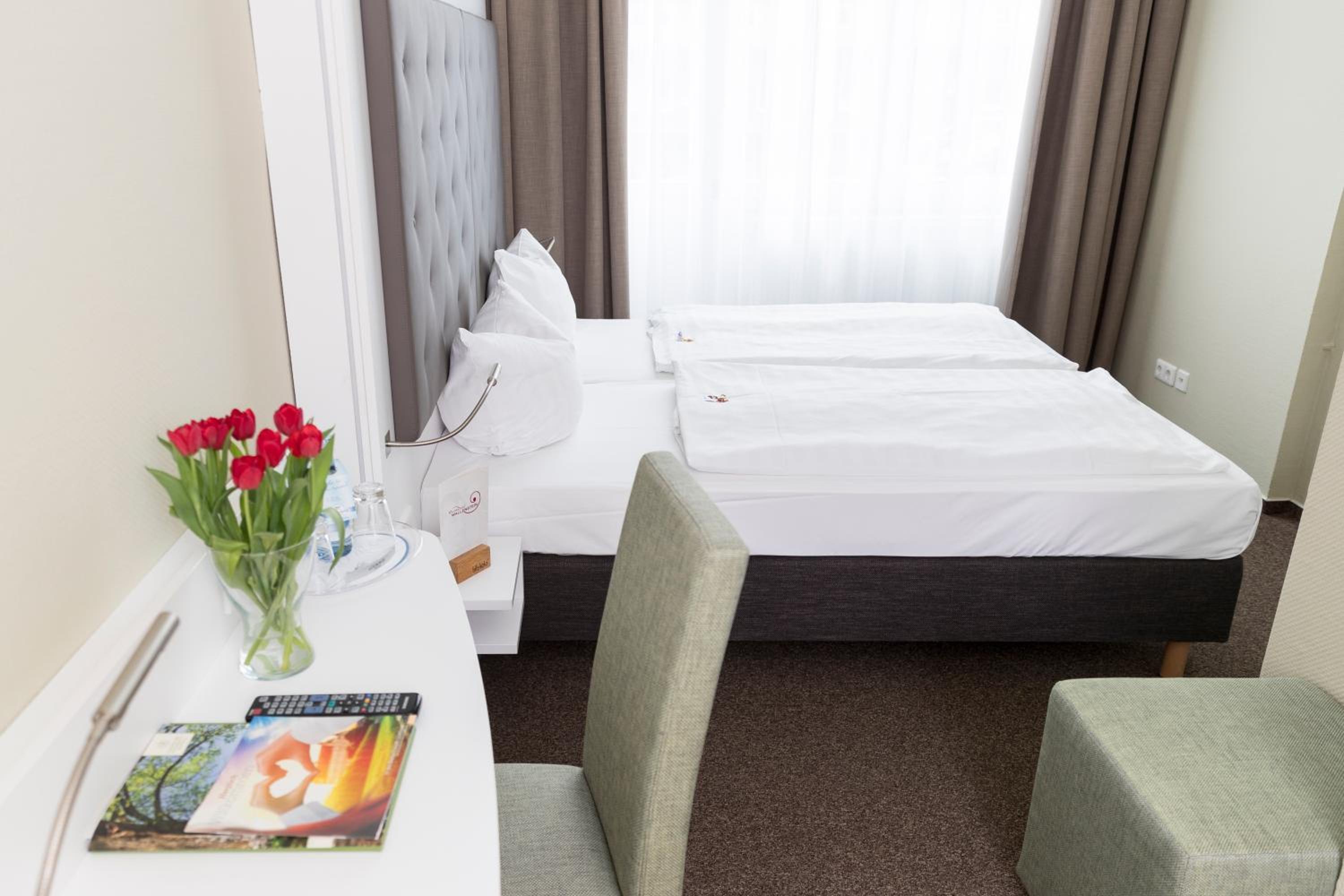 Economy Double Room - Photo 5