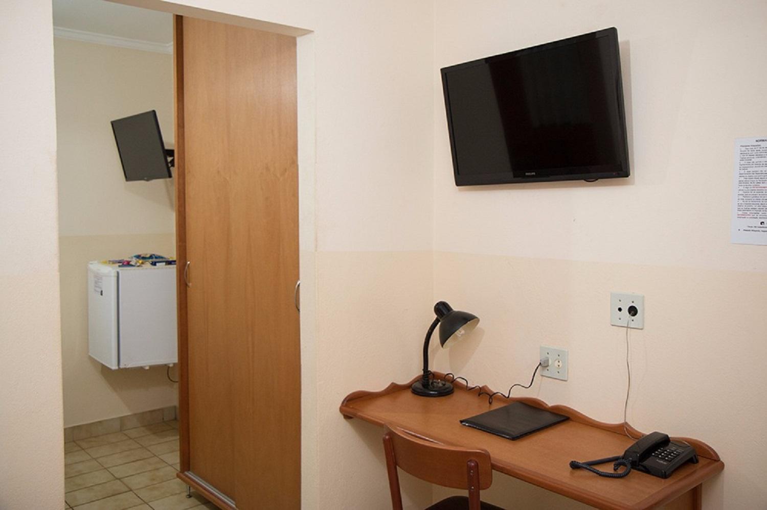 Standard Quadruple Room - Photo 9