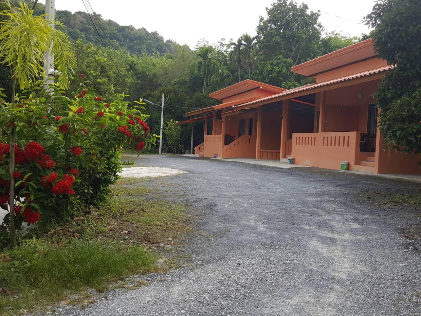 Standard Twin Room with Mountain View photo 2