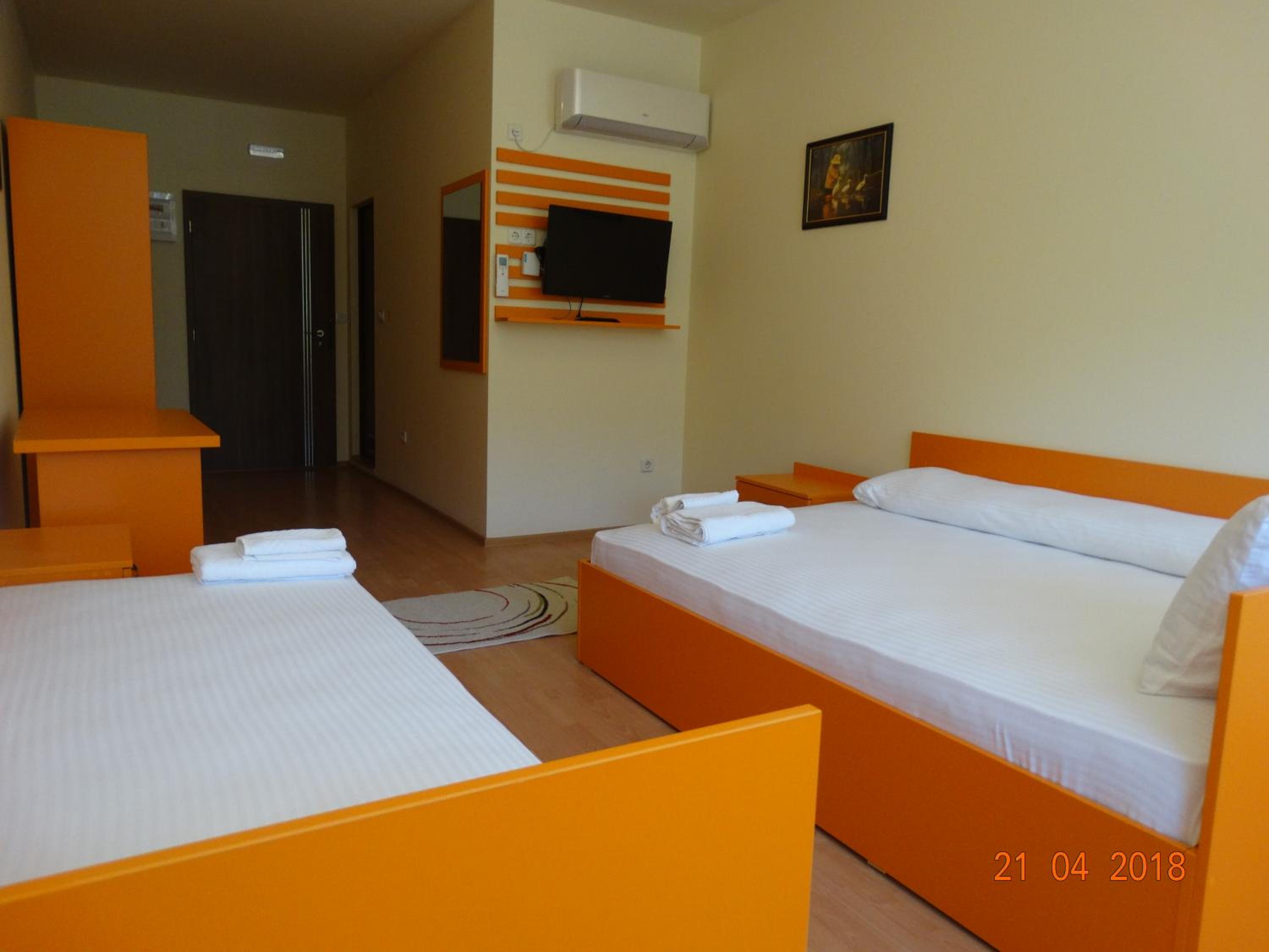 Double Room - Photo 20