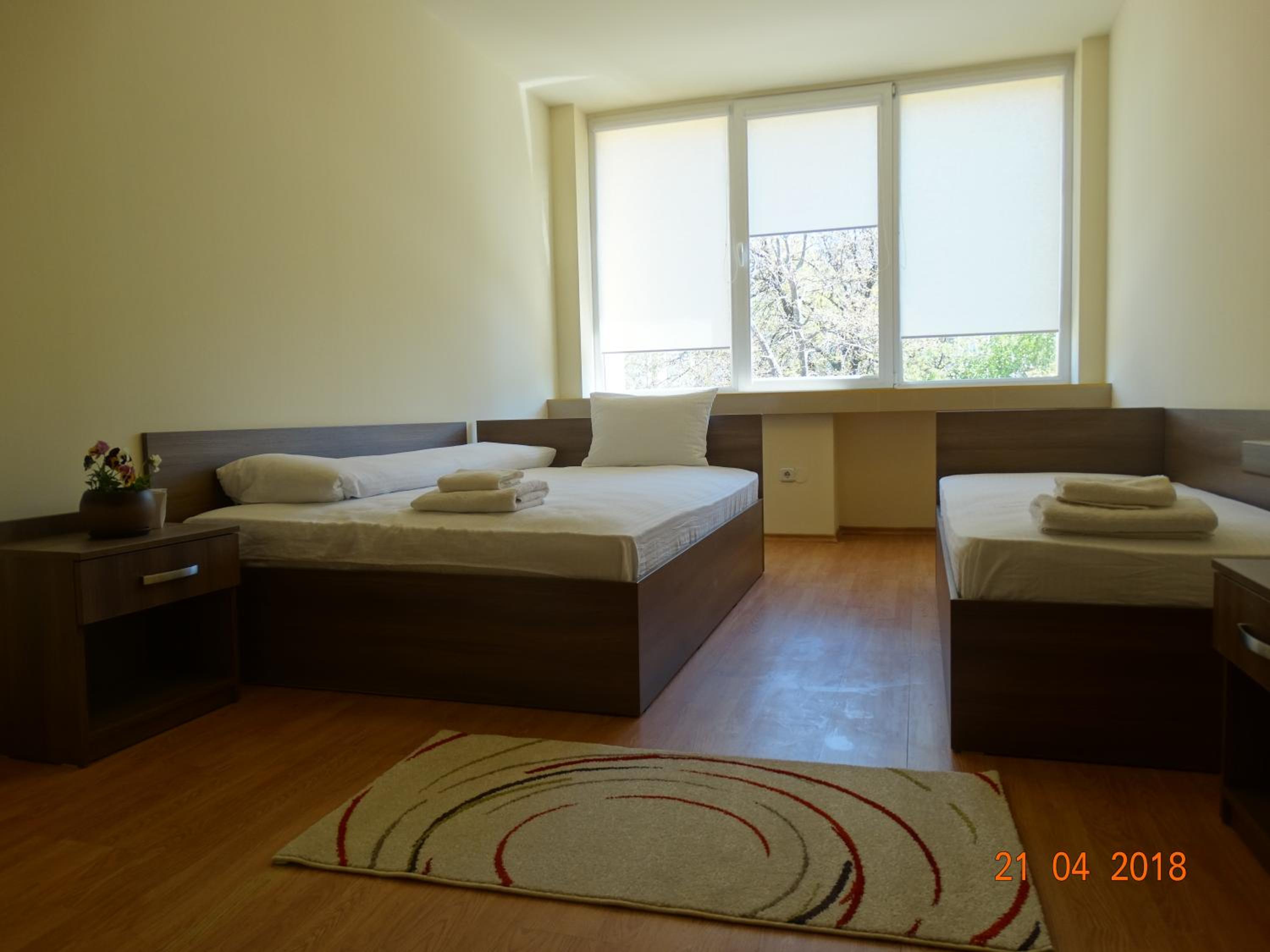 Large Double Room - Photo 41
