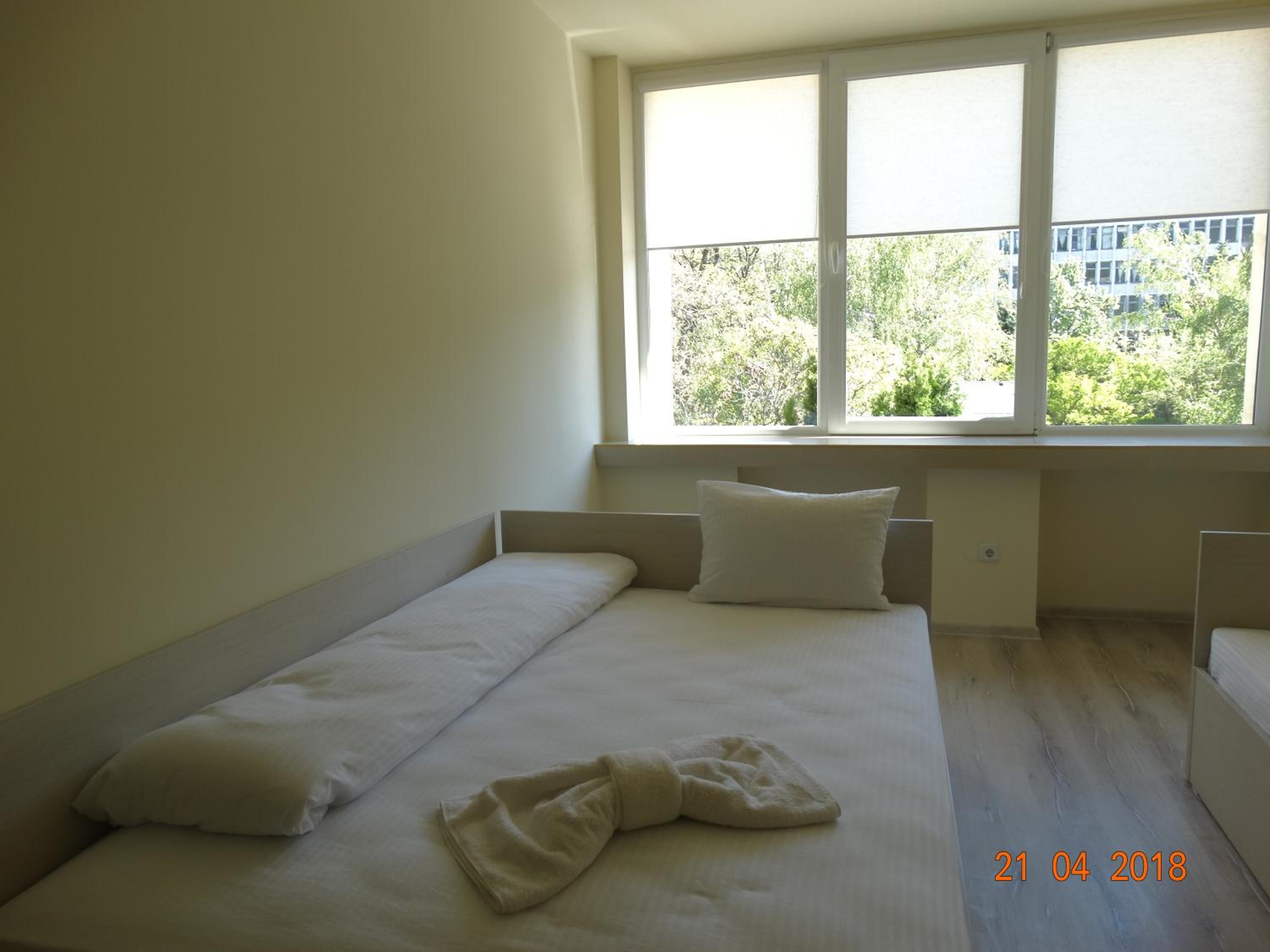 Double Room - Photo 8