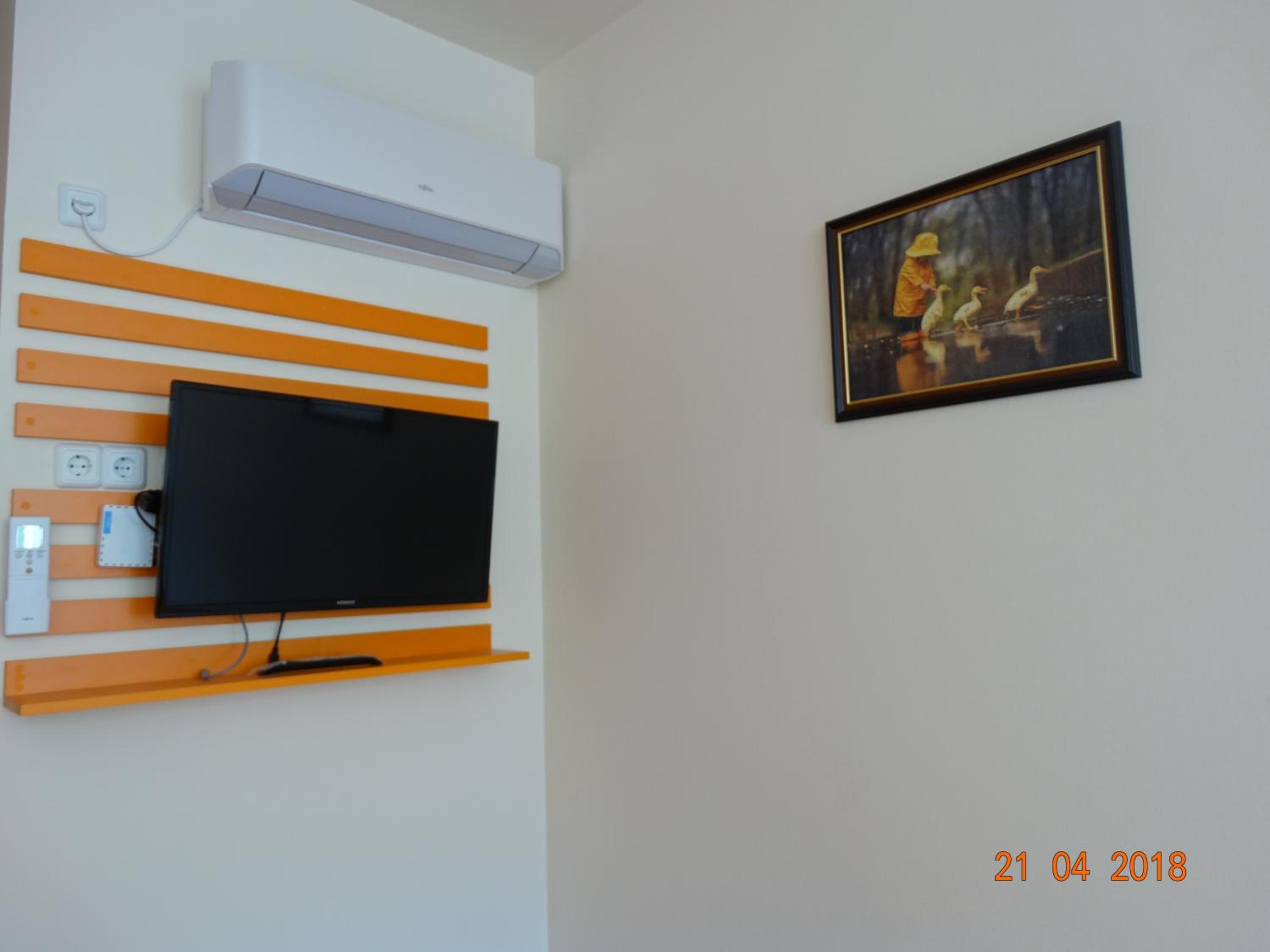 Double Room - Photo 7