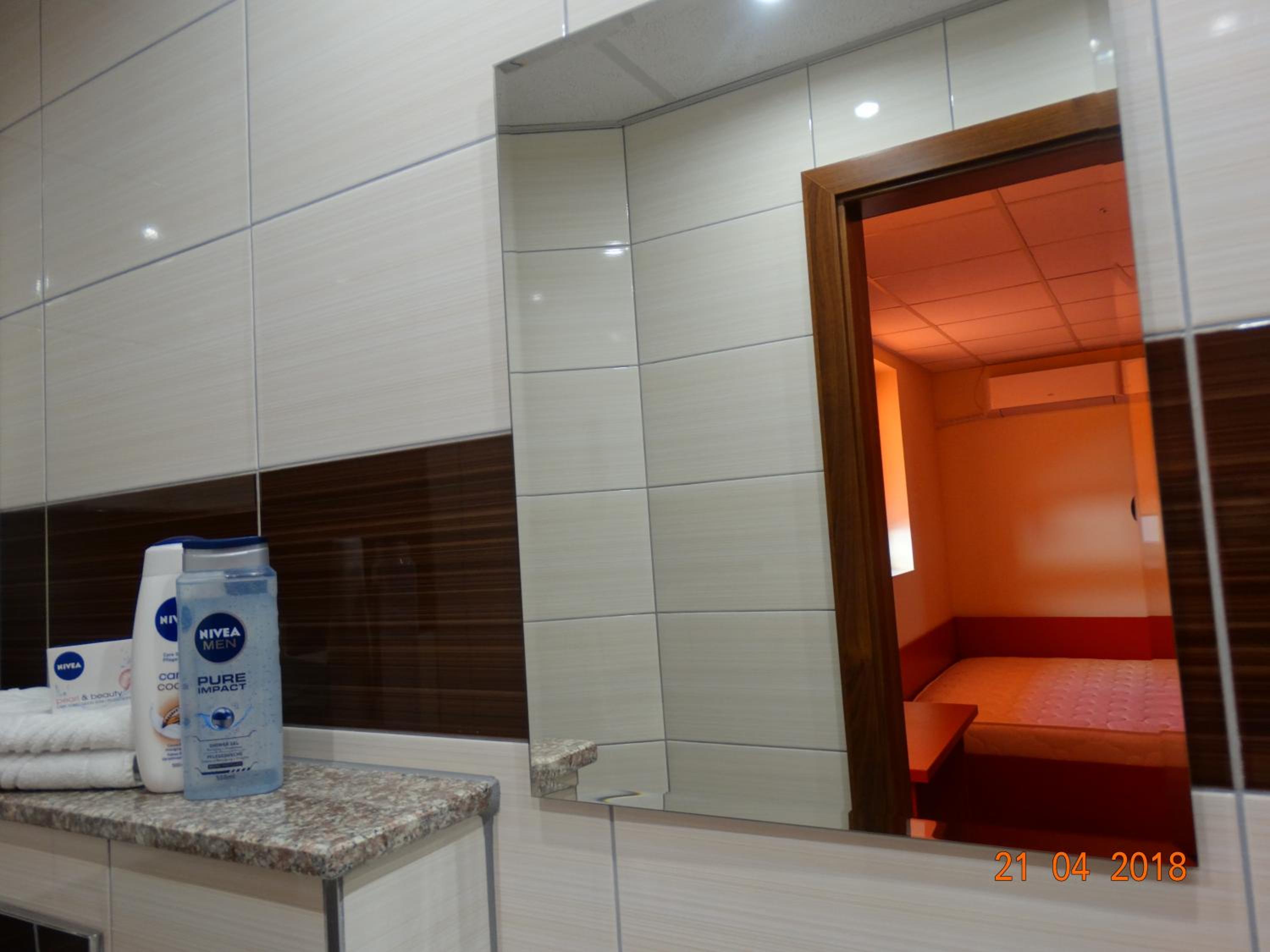 Double Room - Photo 15