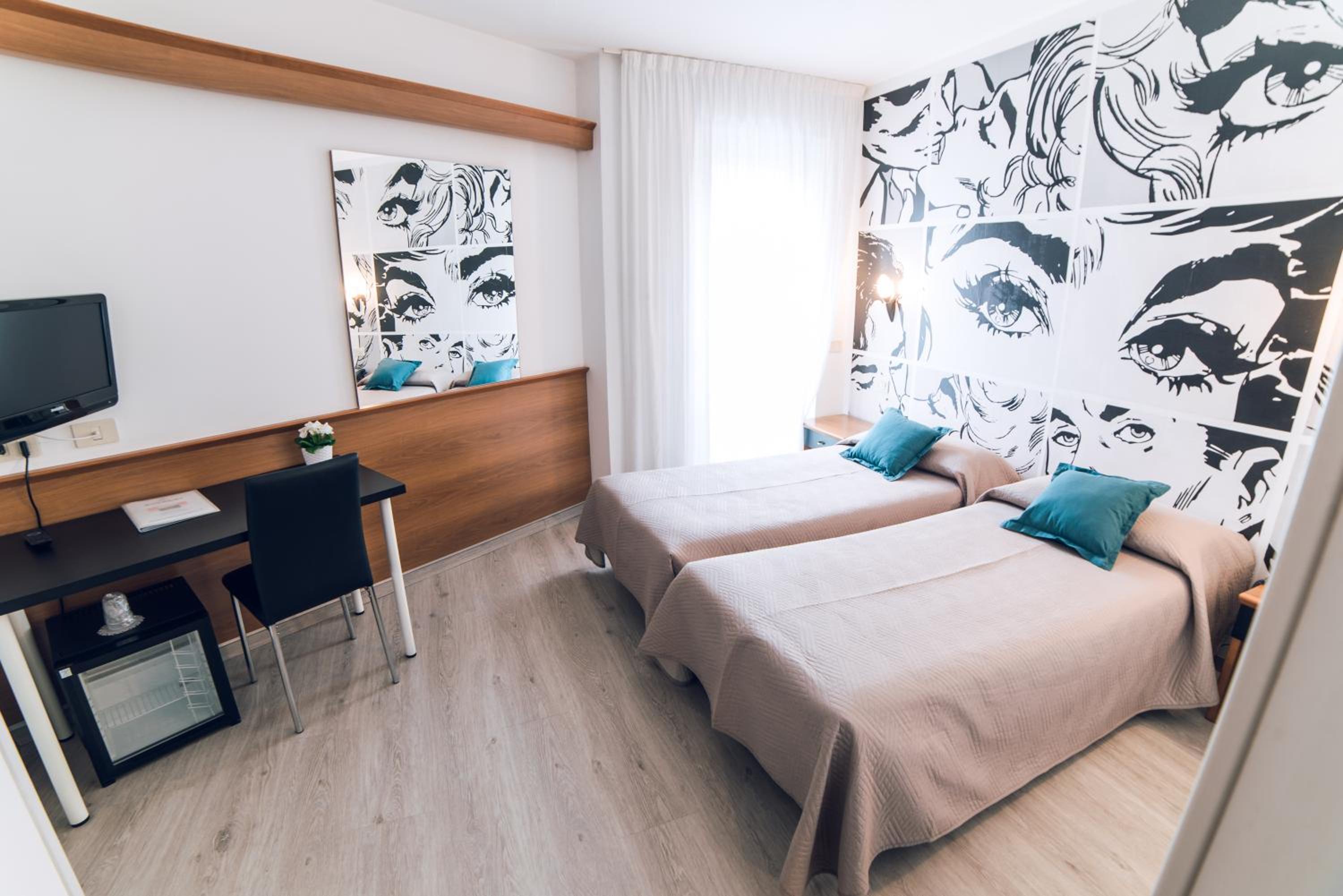 Budget Twin Room - Photo 1