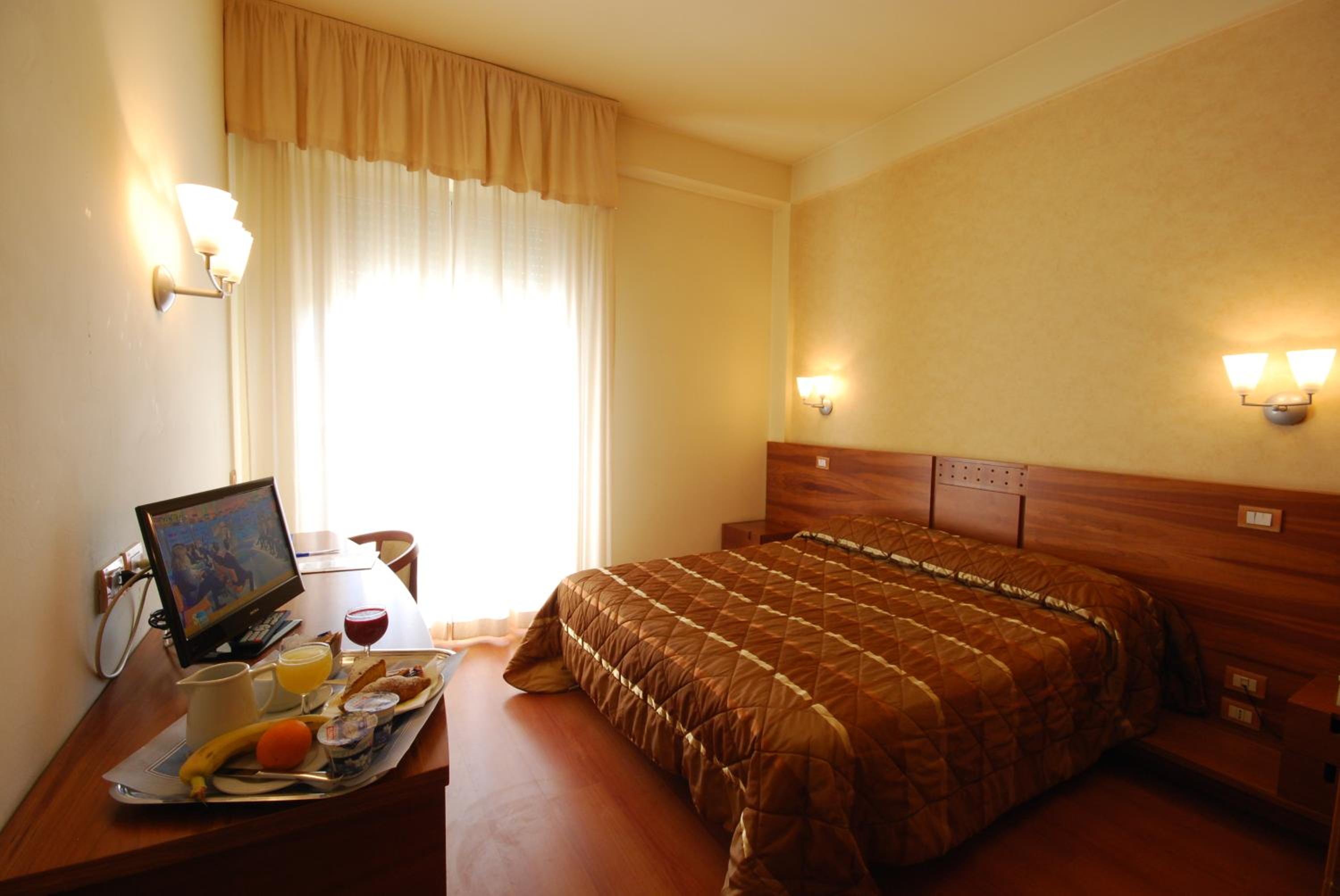 Double or Twin Room - Photo 2