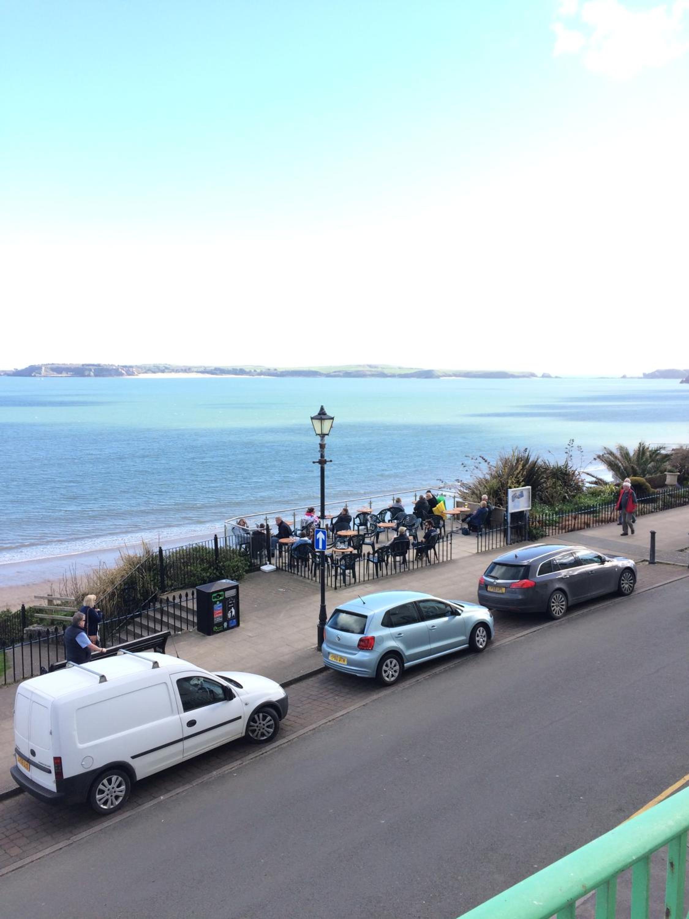 Double Room with Sea View - Photo 8