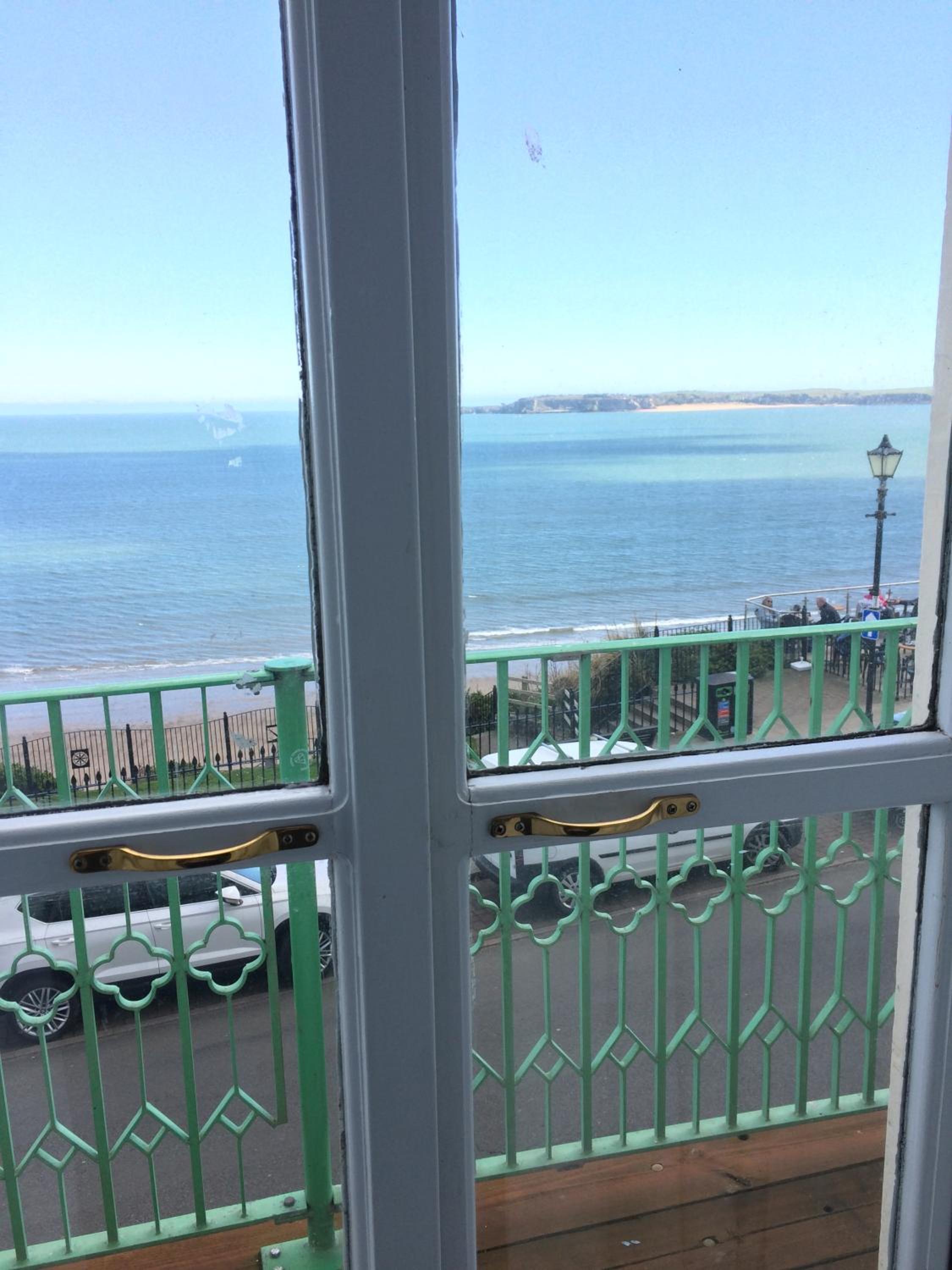 Double Room with Sea View - Photo 2