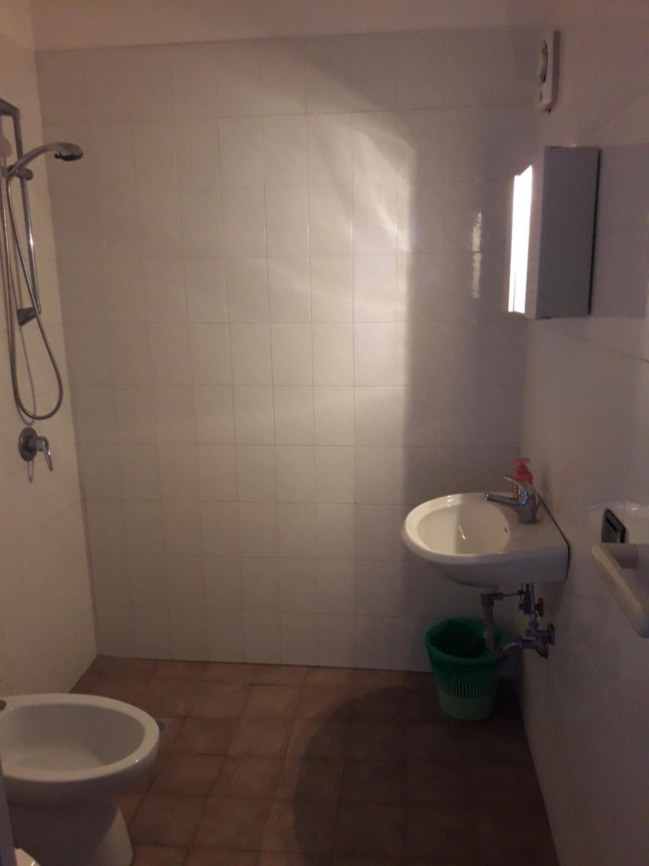 Triple Room with Private Bathroom - Photo 2