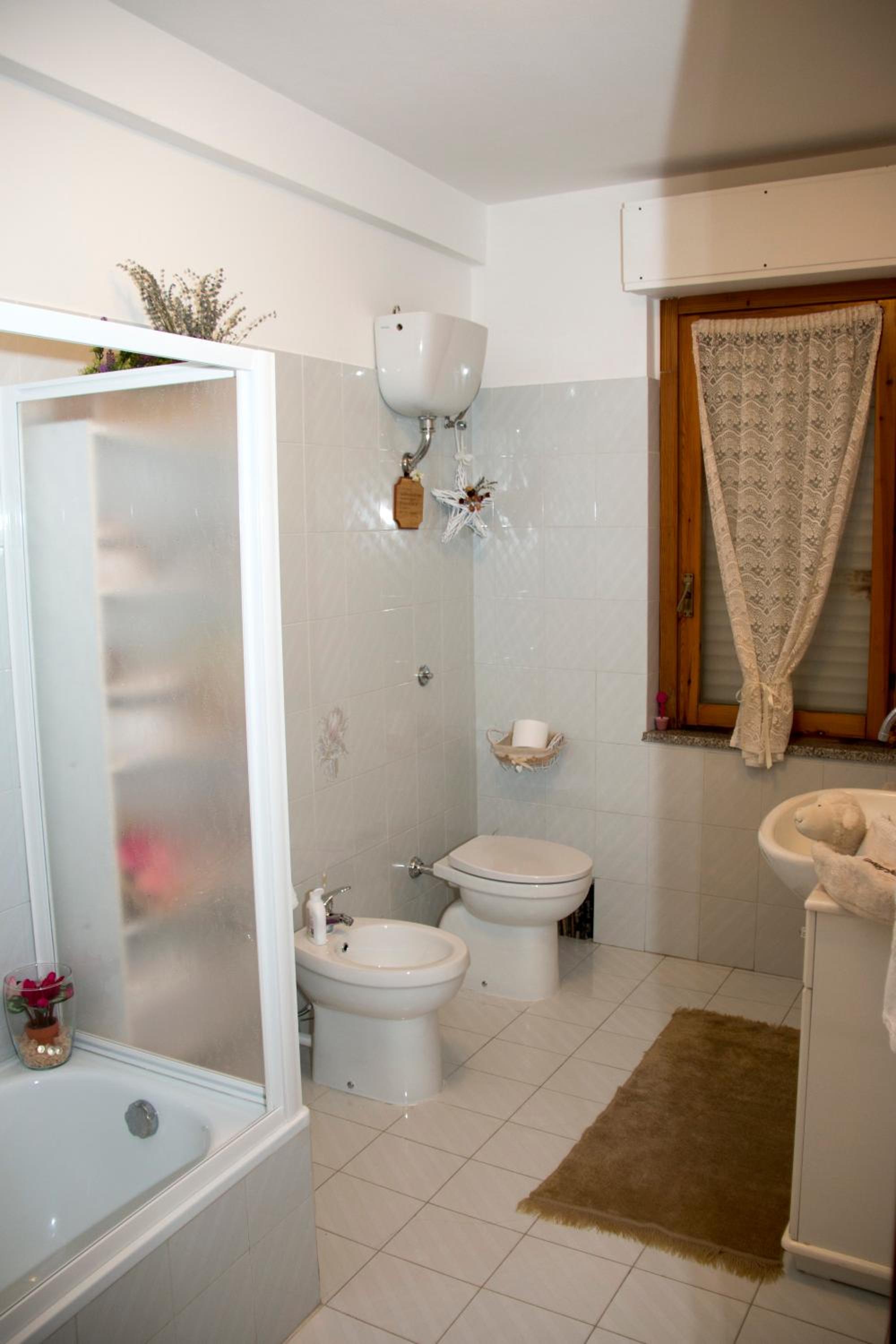 Double Room - Photo 7