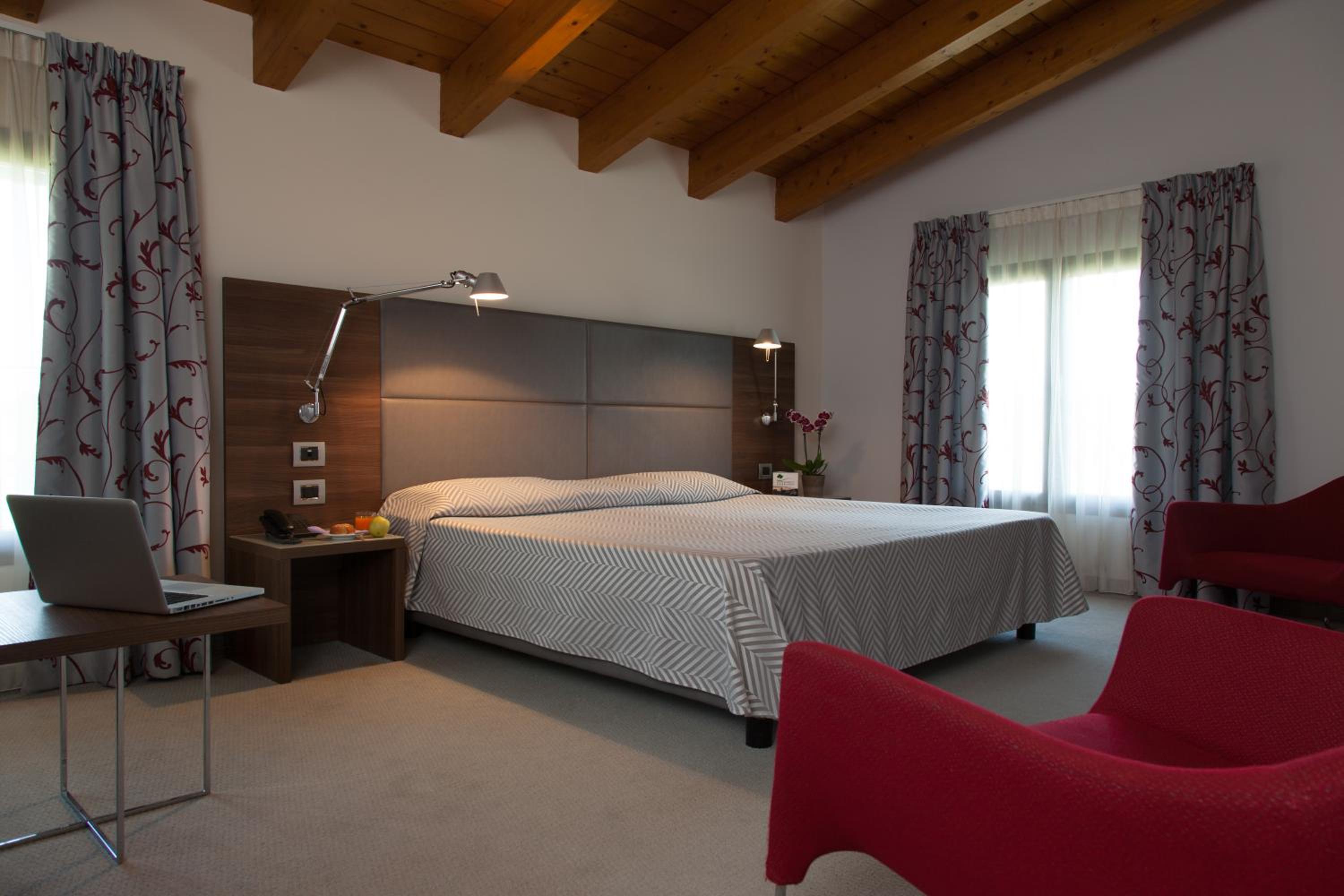 Suite - Photo 6