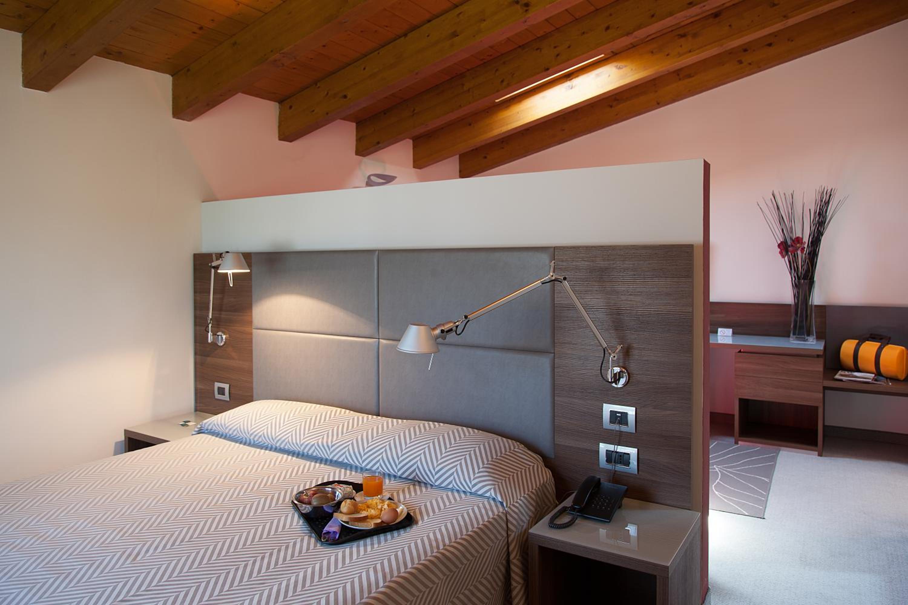 Suite - Photo 8