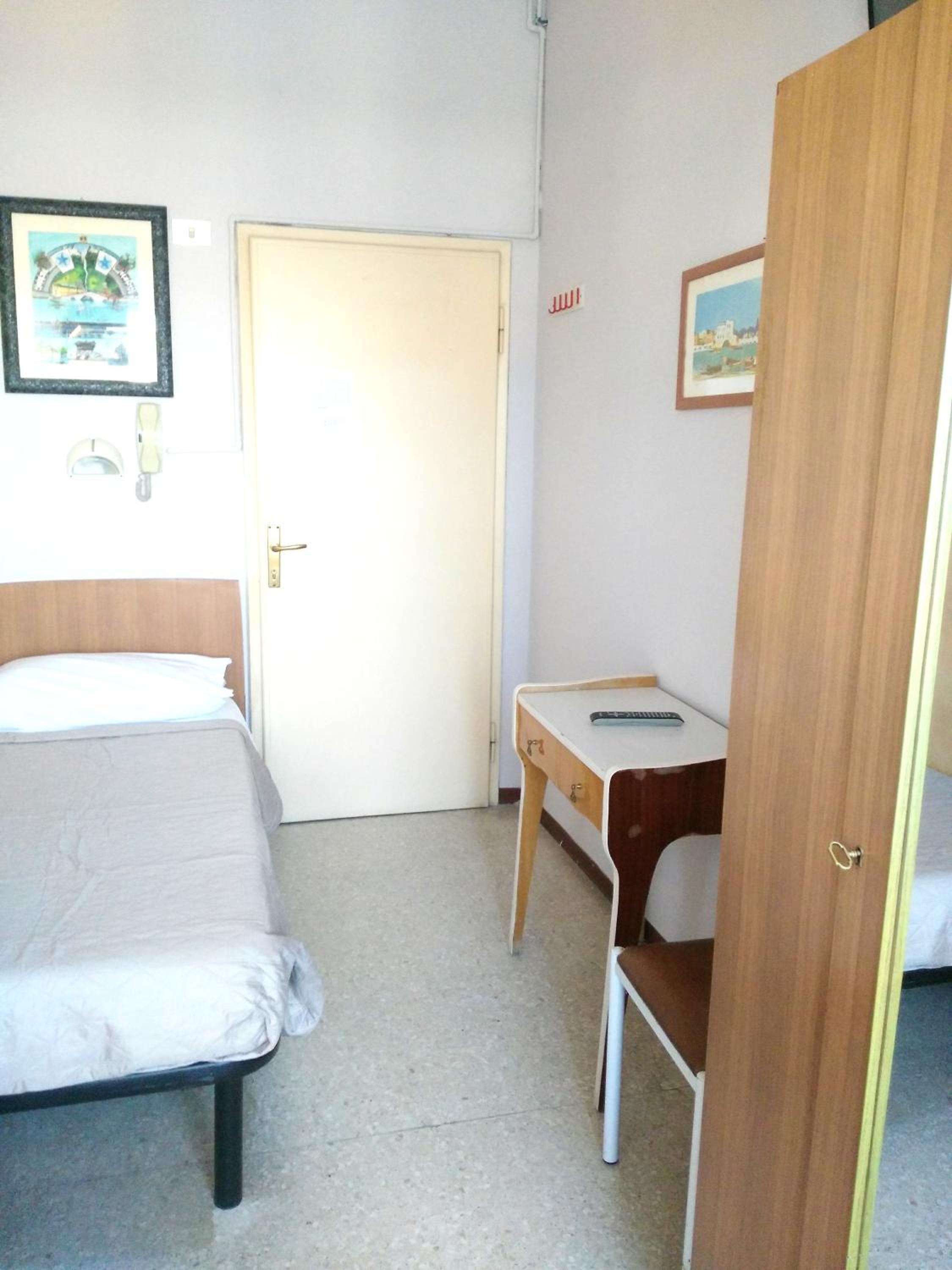 Single Room with Private External Bathroom