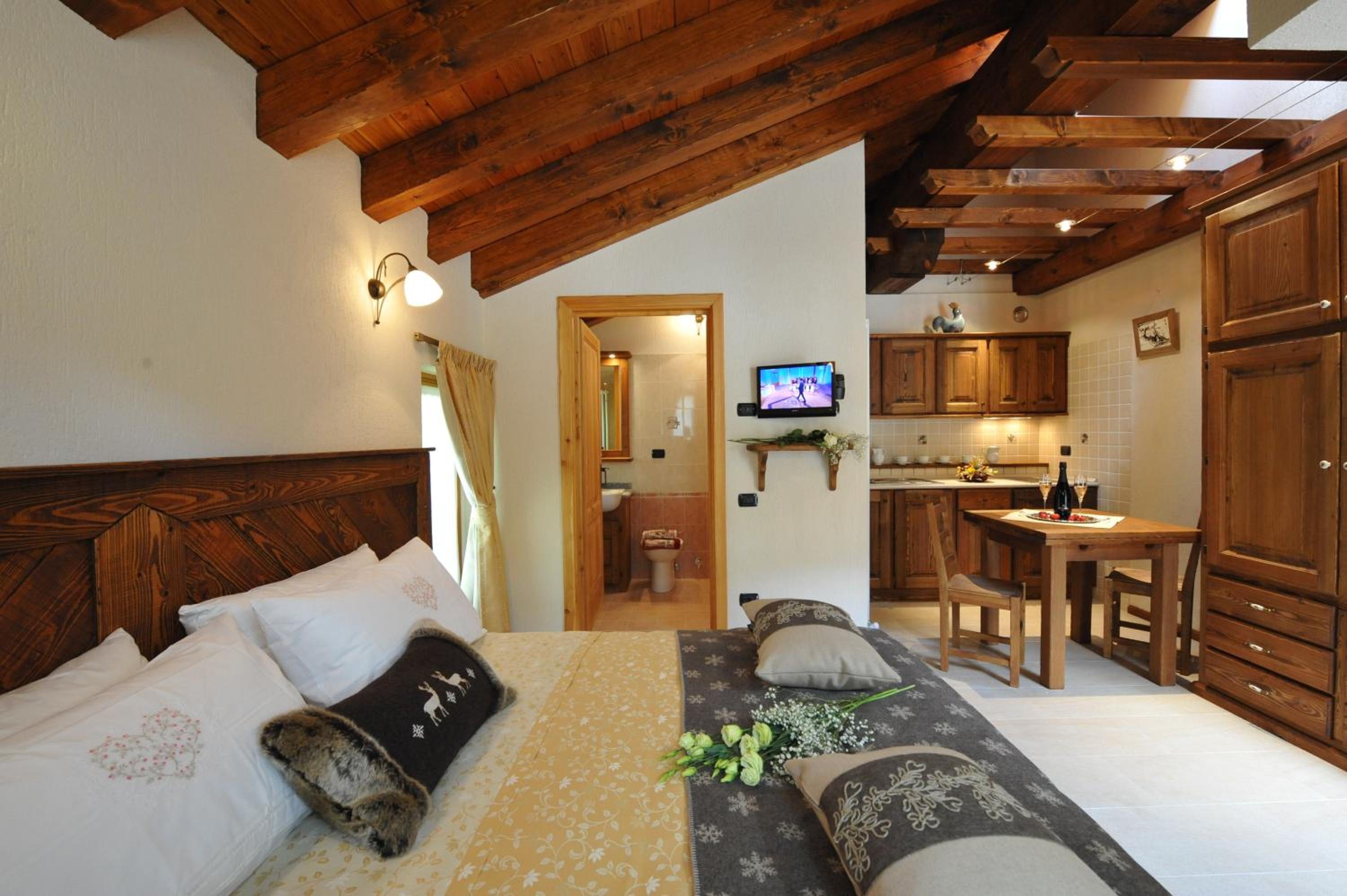 Double or Twin Room with Kitchenette - Photo 11