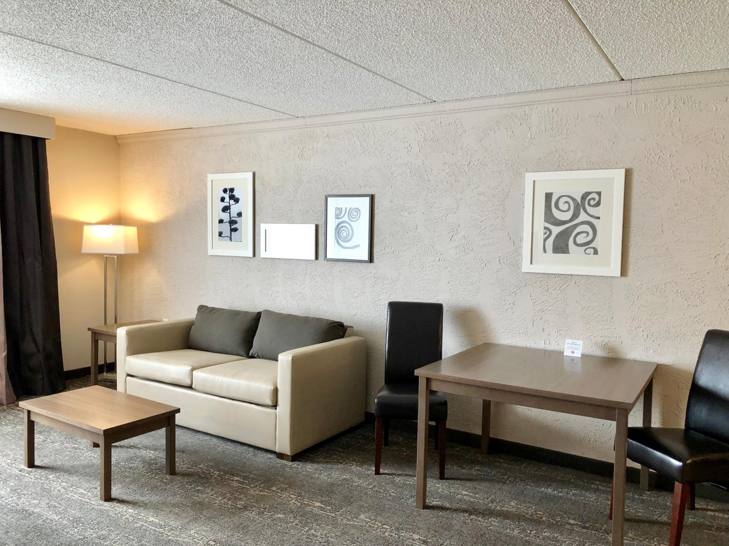 Suite with Two Queen Beds - Non-Smoking - Photo 1