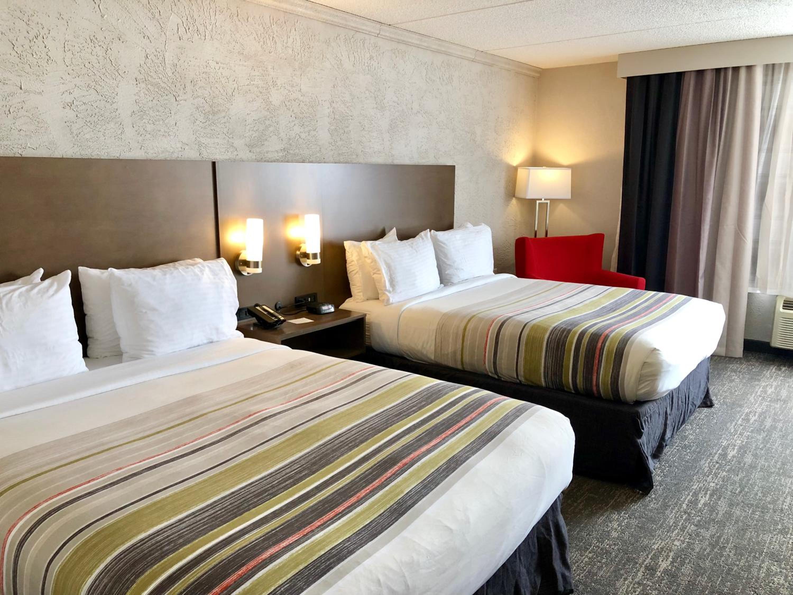 Suite with Two Queen Beds - Non-Smoking - Photo 12