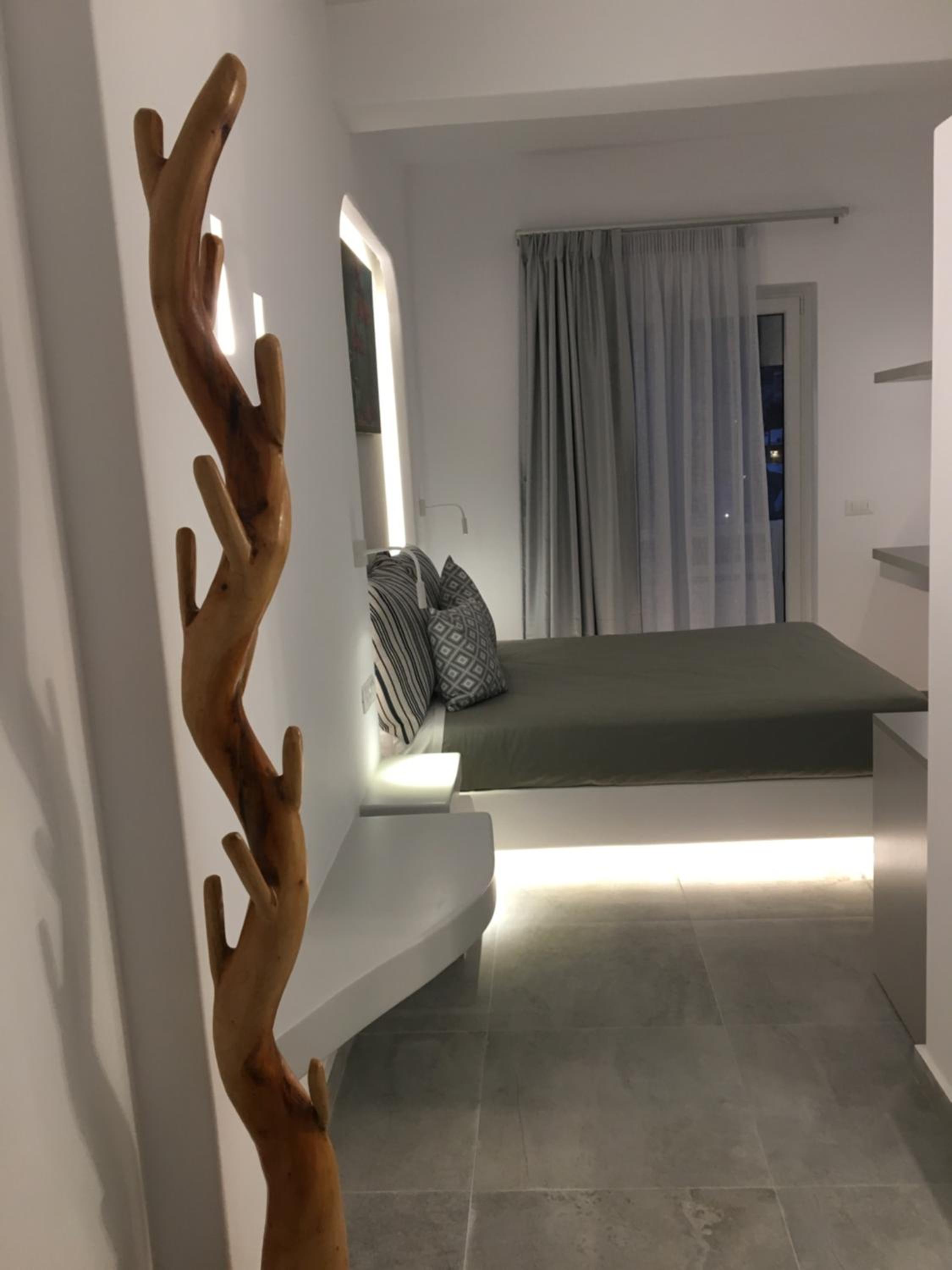 Deluxe Double Room with Balcony photo 2