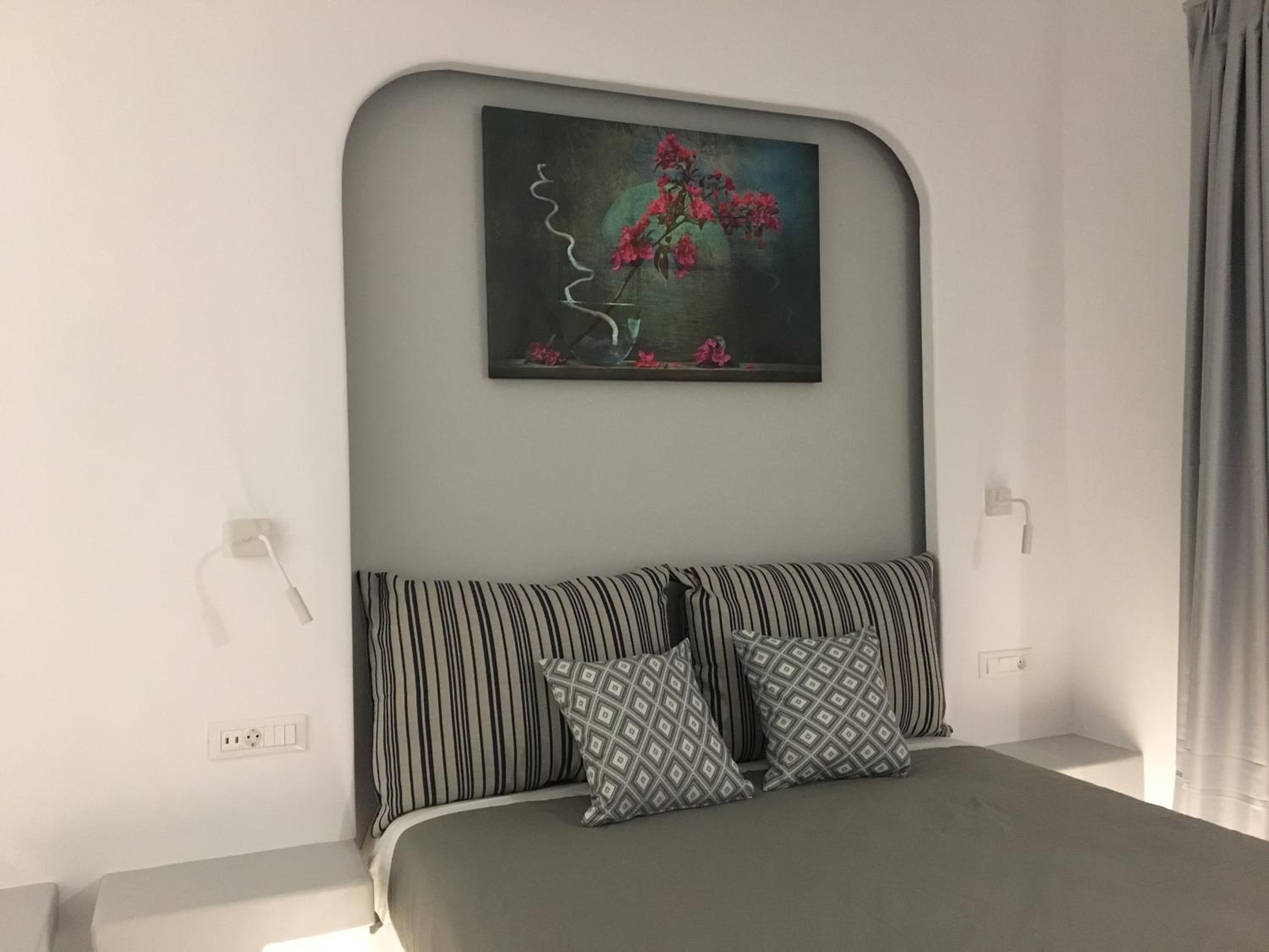 Deluxe Double Room with Balcony photo 1