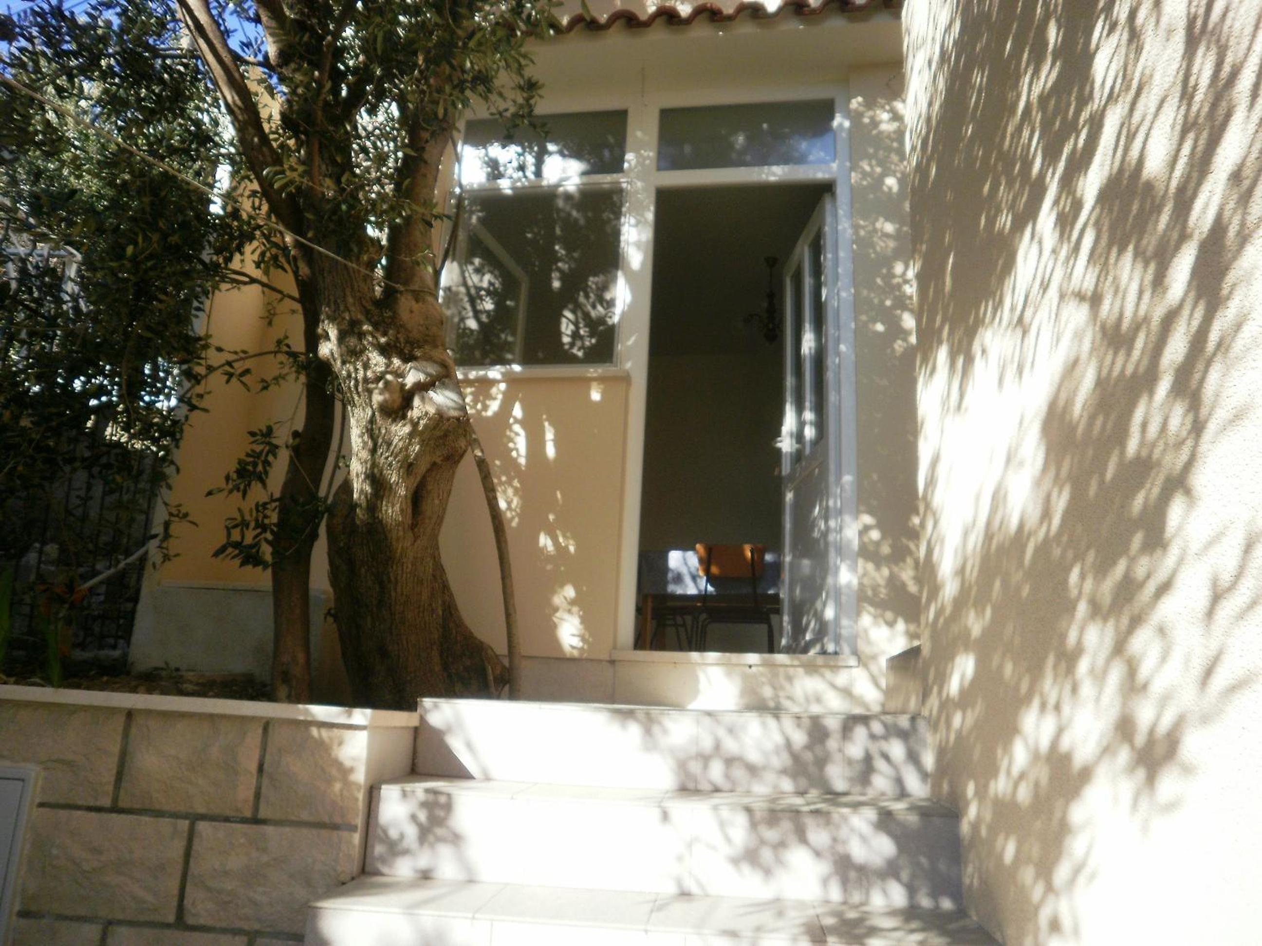 Apartment - Photo 2