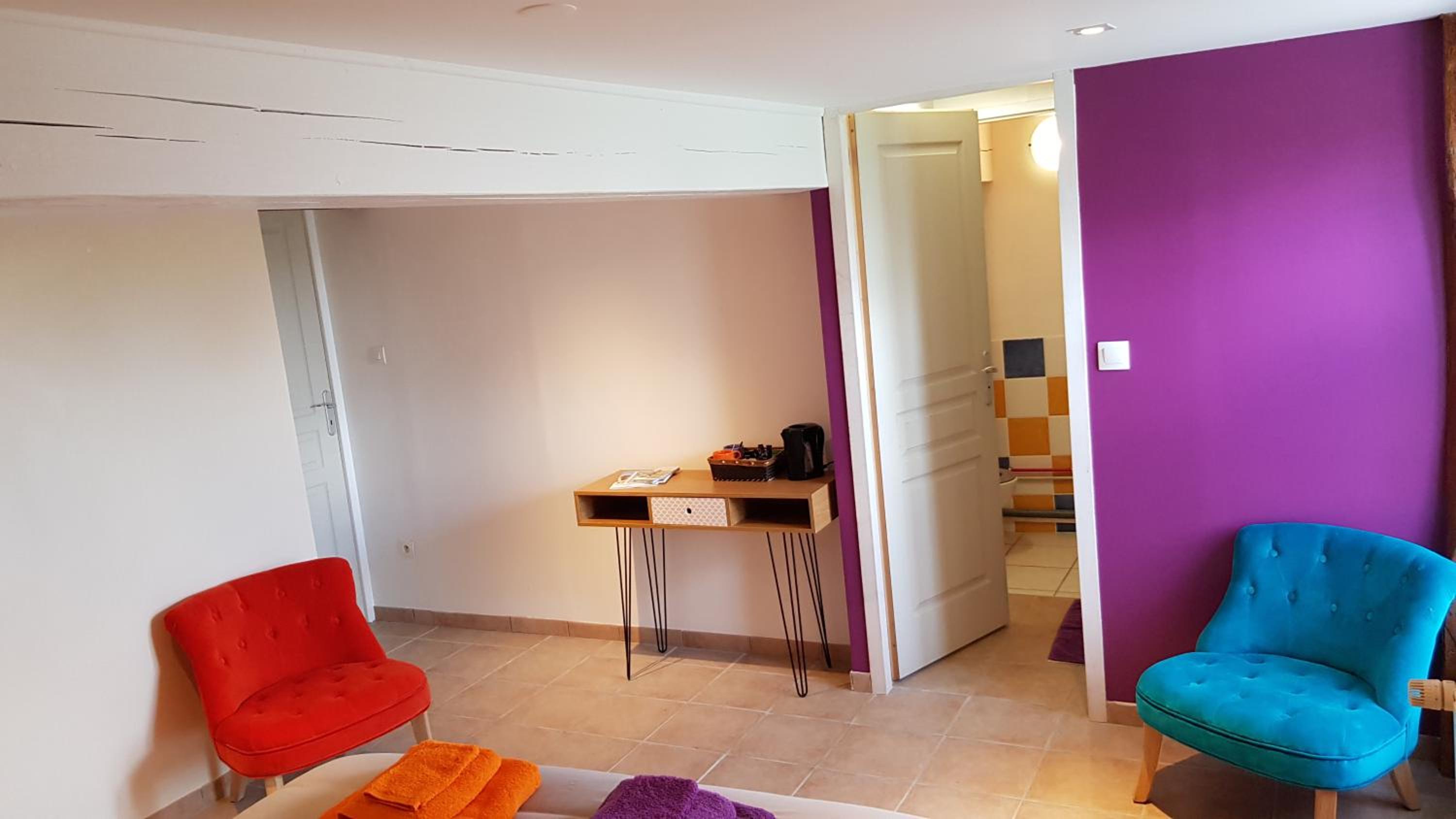 Queen Room photo 2