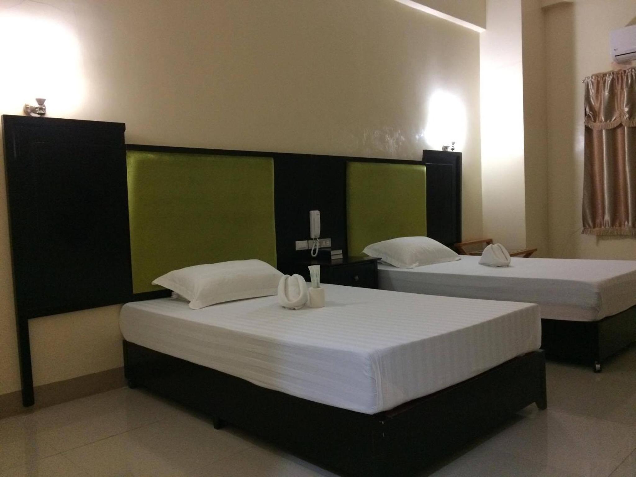 Deluxe Twin Room photo 3