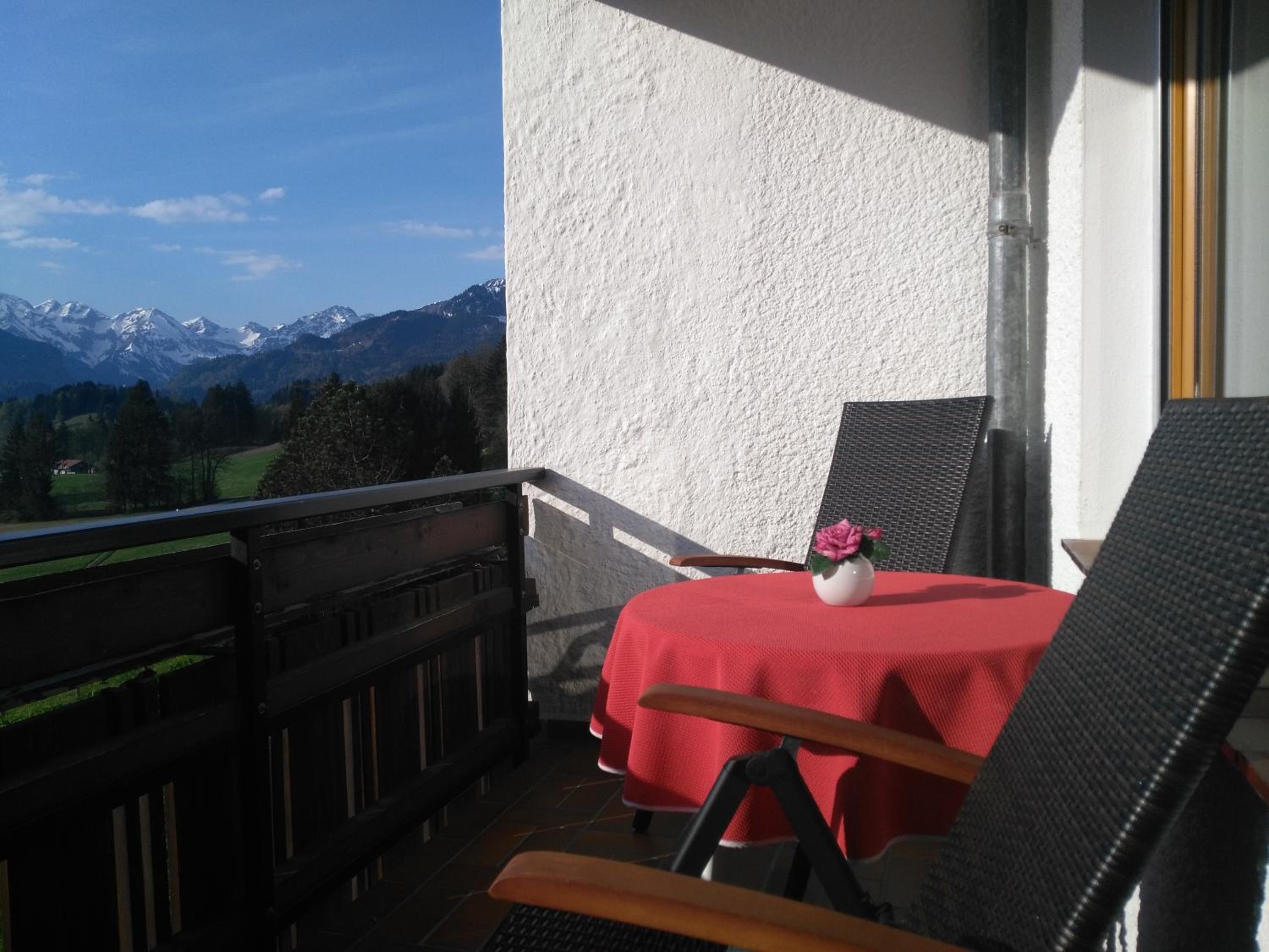Apartment with Mountain View photo 2