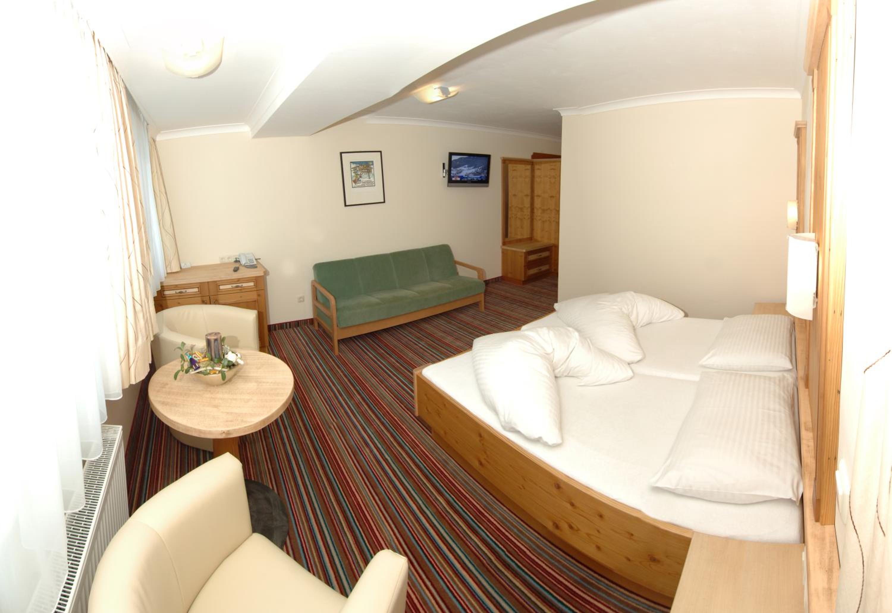 Standard Double Room - Photo 3