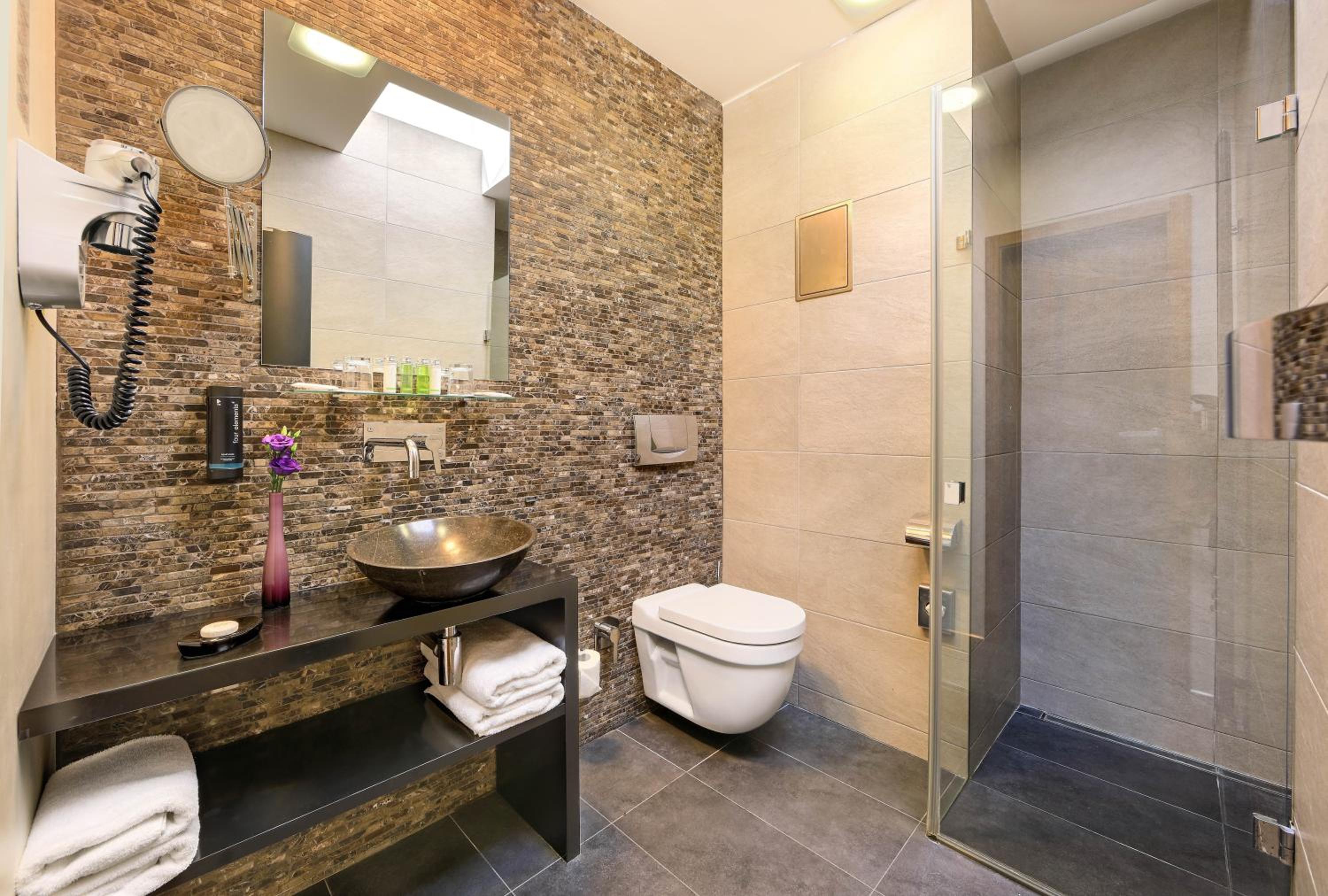 Available room