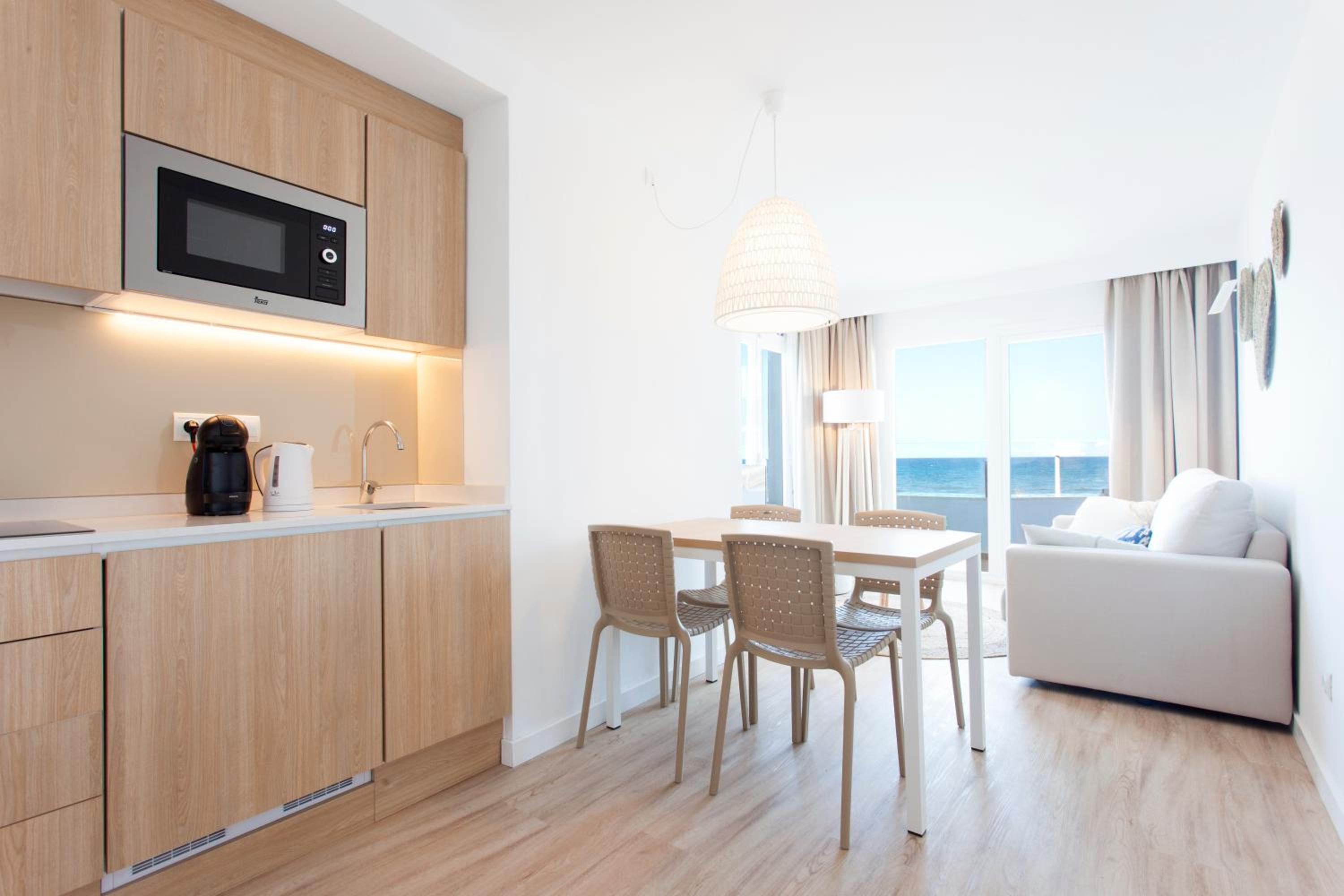 Premium Apartment with Sea View photo 3