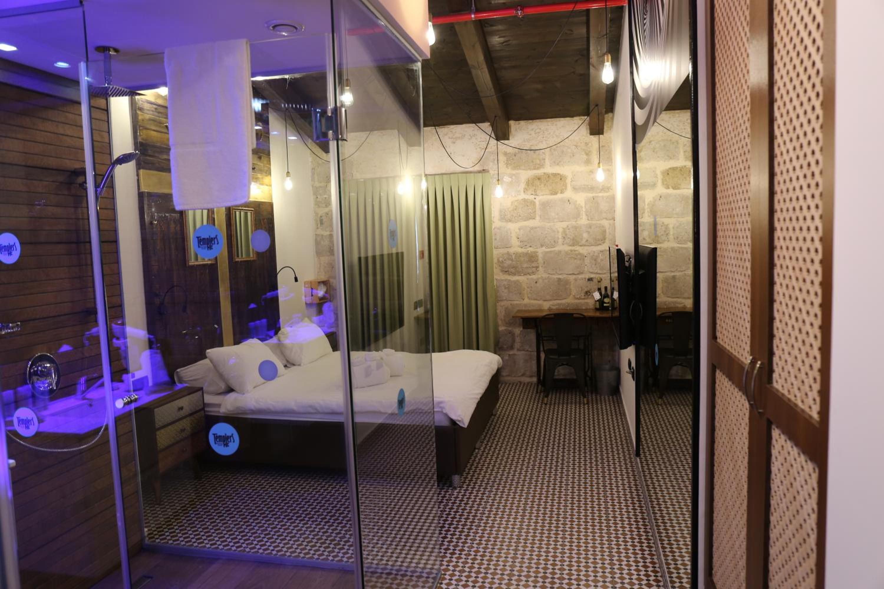 Superior Room with Patio - Photo 12