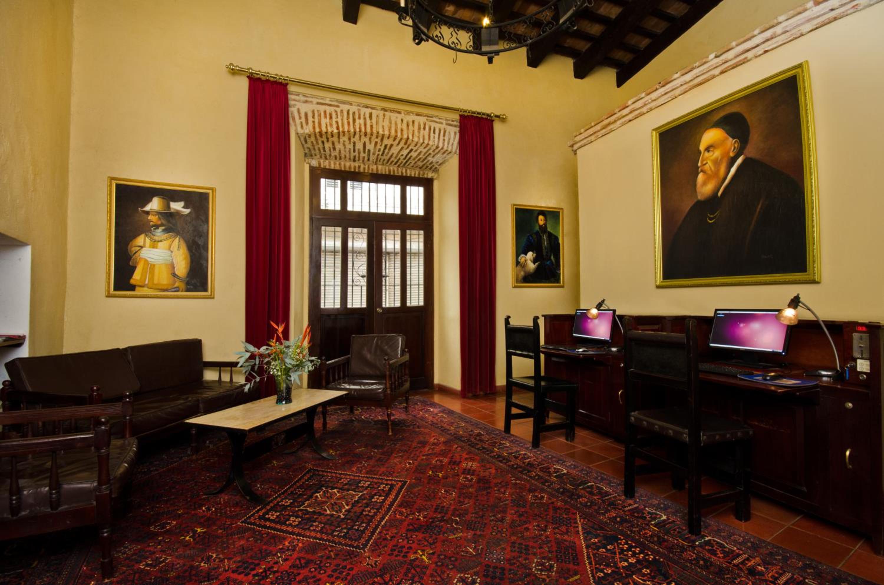 Queen Room - Photo 5