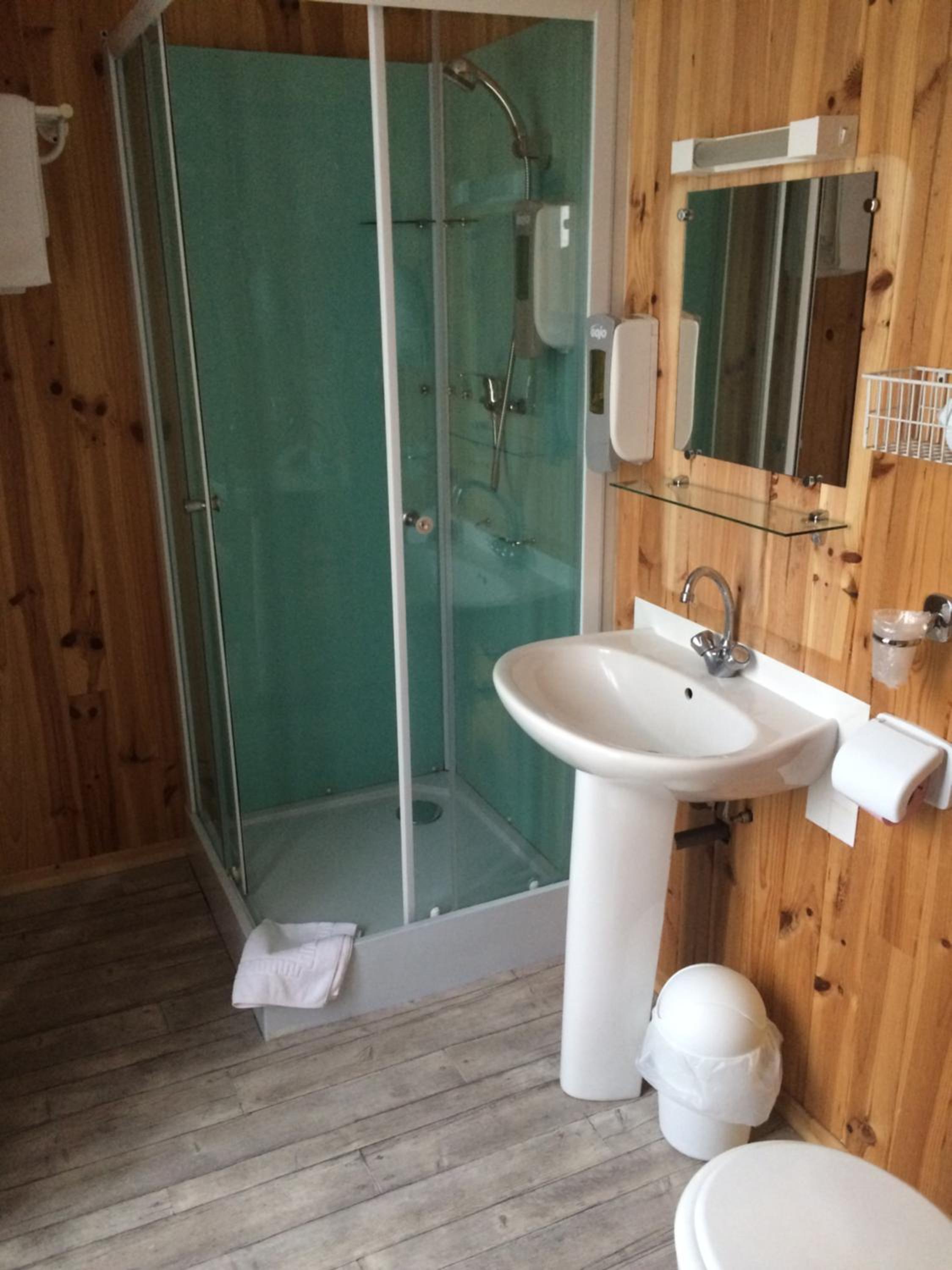 Double Room - Photo 7