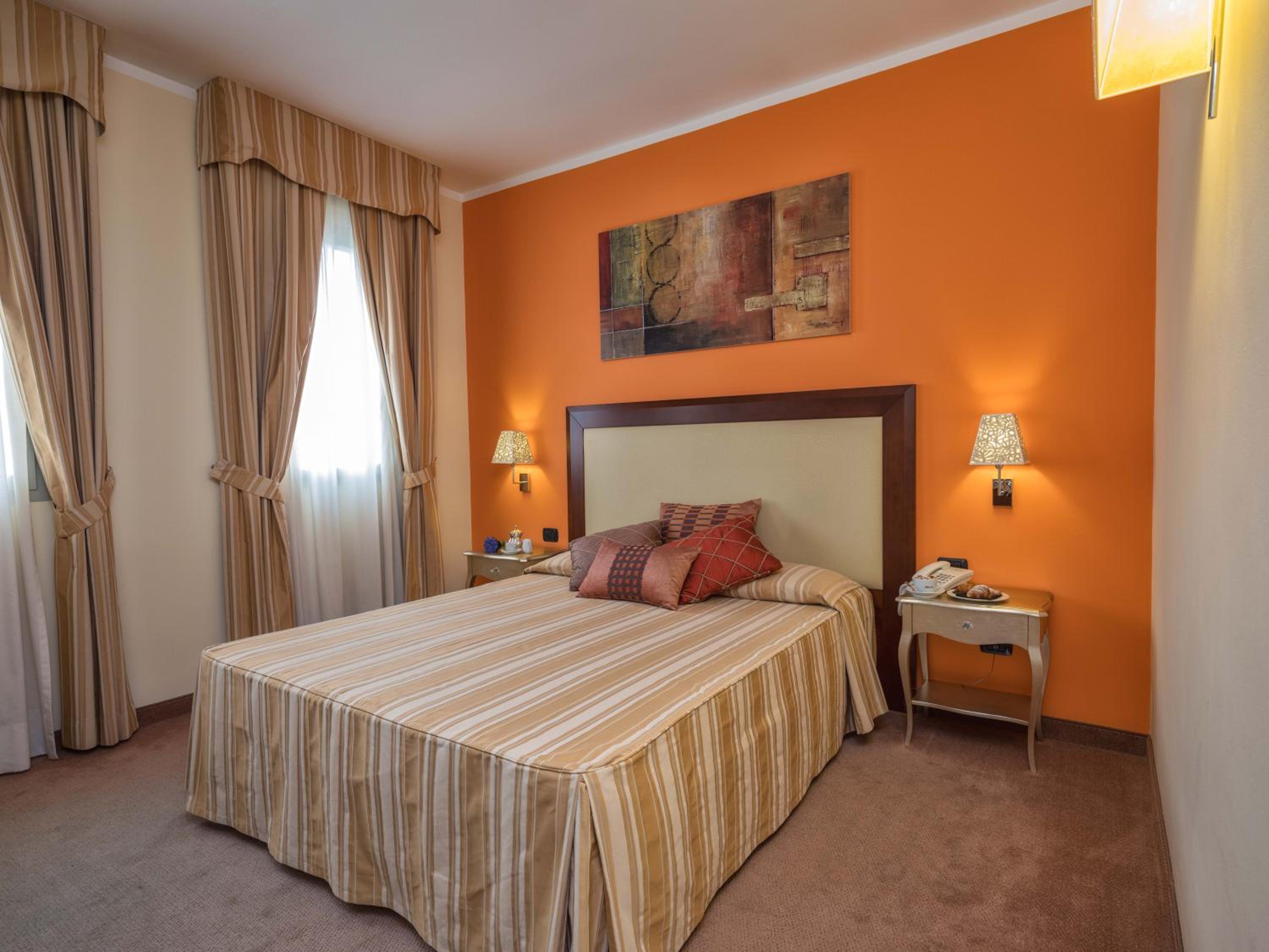 Classic Double or Twin Room photo 2