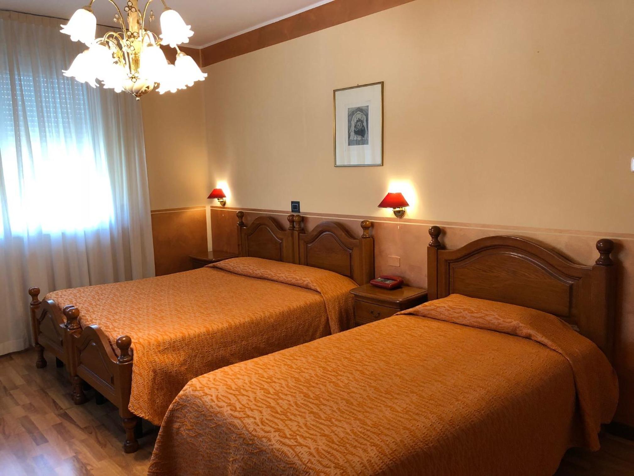 Standard Triple Room - Photo 1