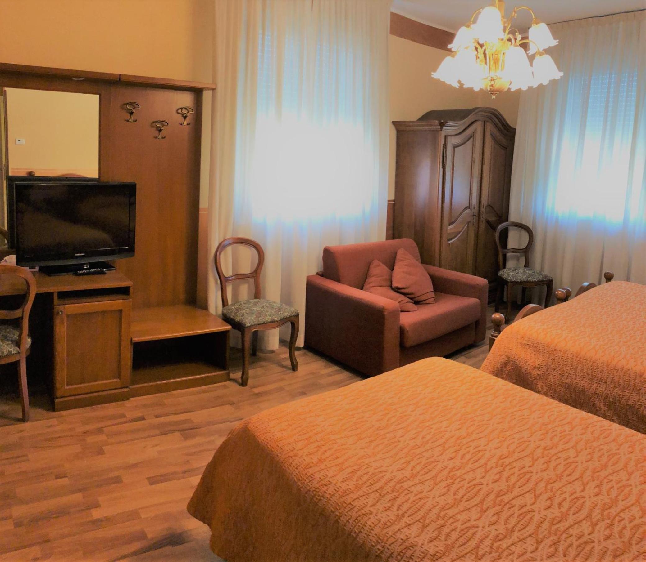 Standard Triple Room - Photo 2